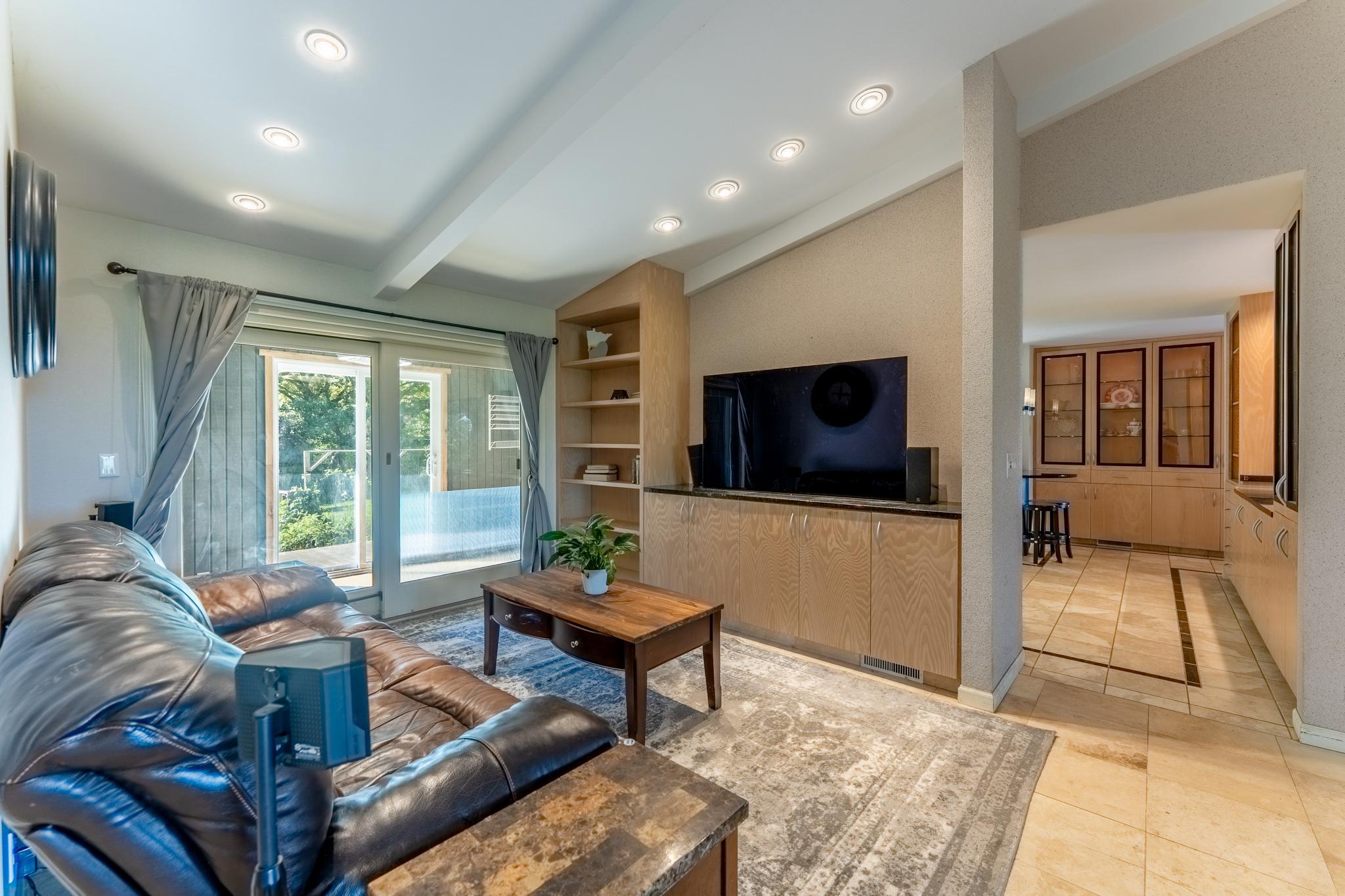 361 Oak Knoll Drive Property Photo 14