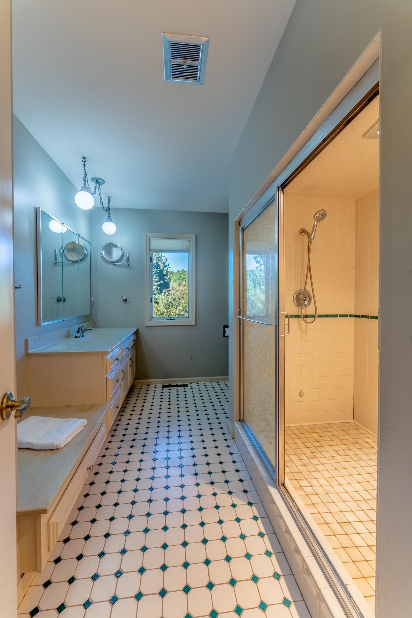 361 Oak Knoll Drive Property Photo 21