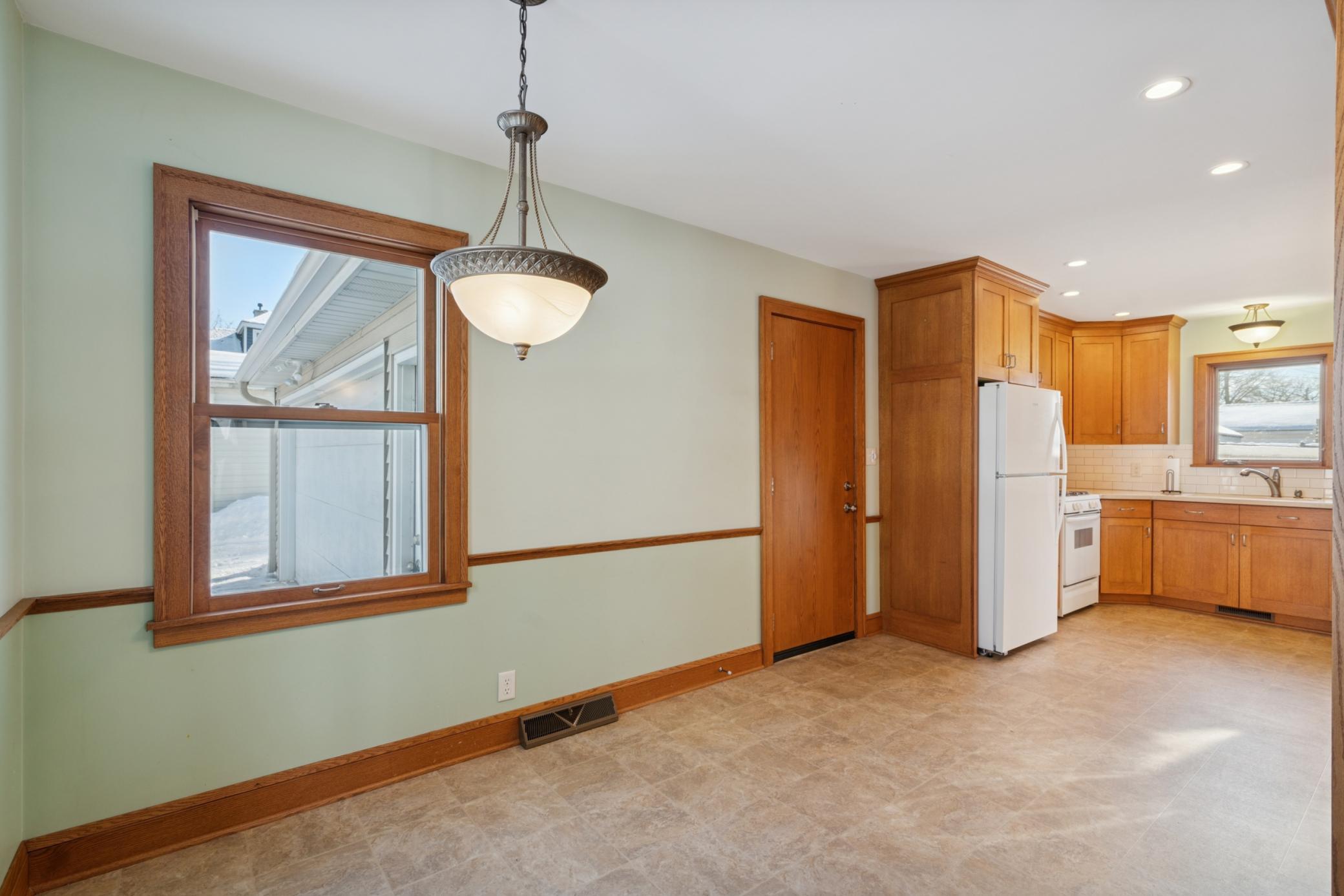 3039 E 45th Street Property Photo 6