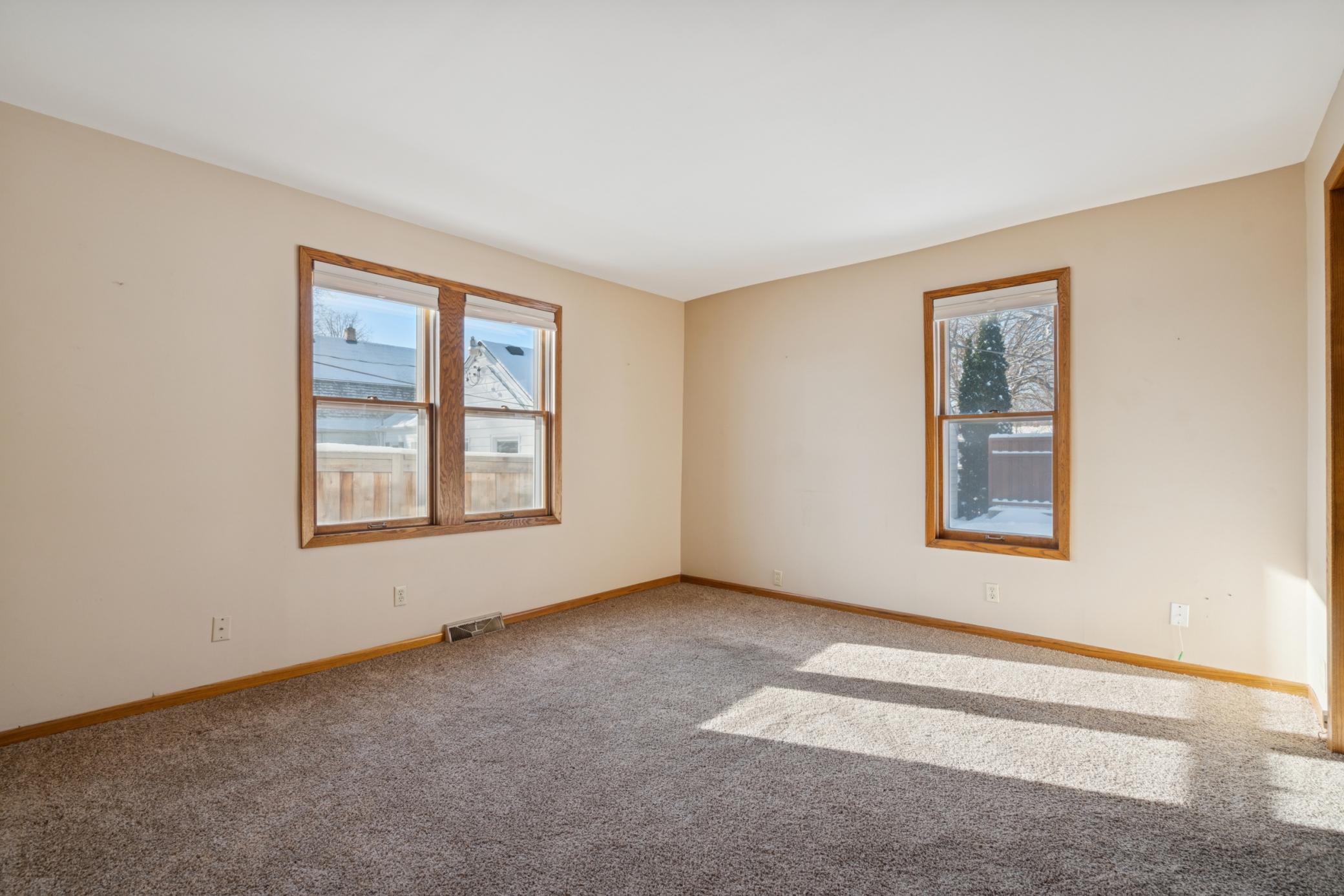 3039 E 45th Street Property Photo 9