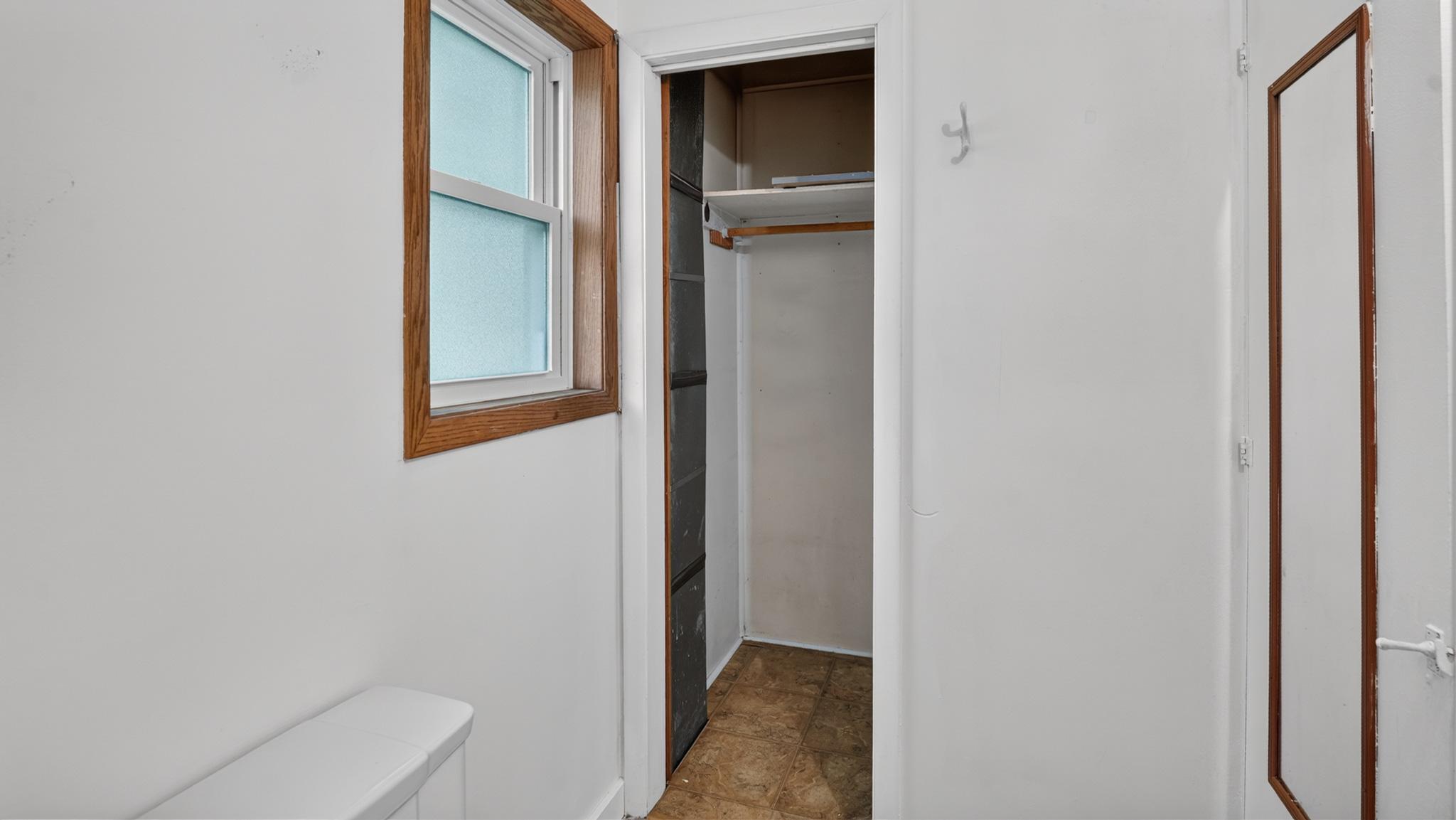 204 Noble Street Property Photo 8