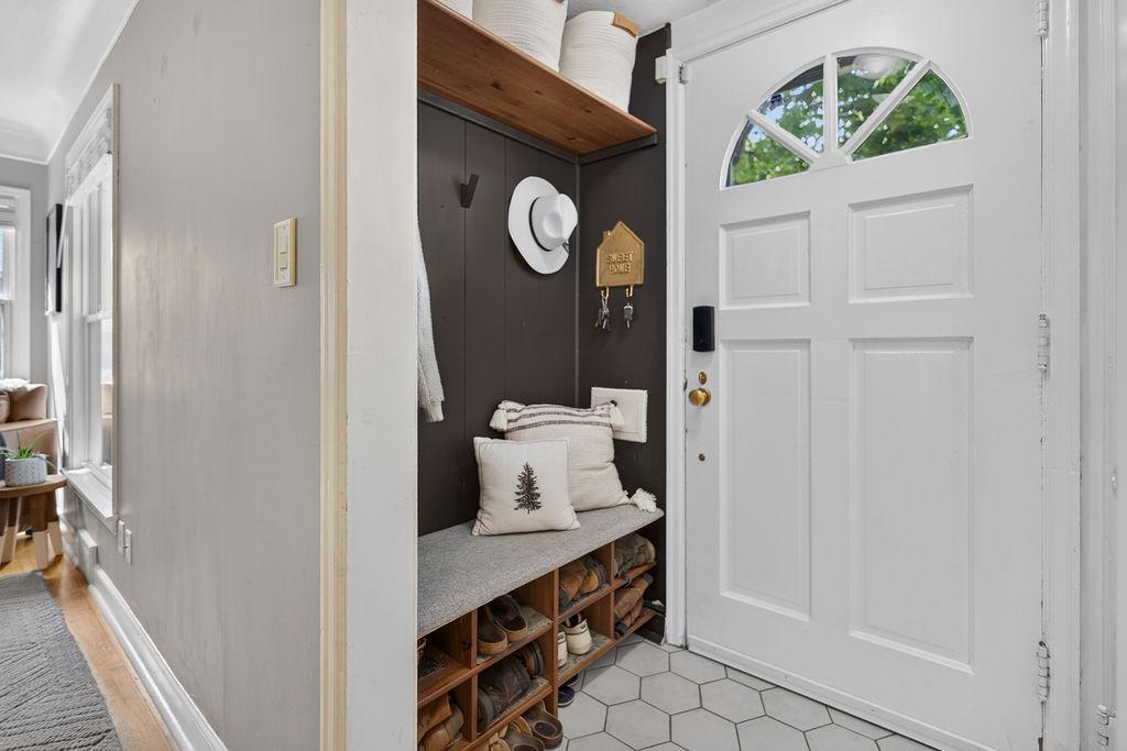 4530 Vincent Avenue N Property Photo 4