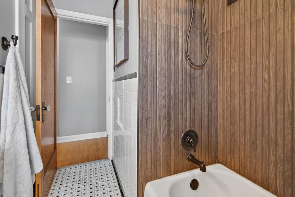 4530 Vincent Avenue N Property Photo 30