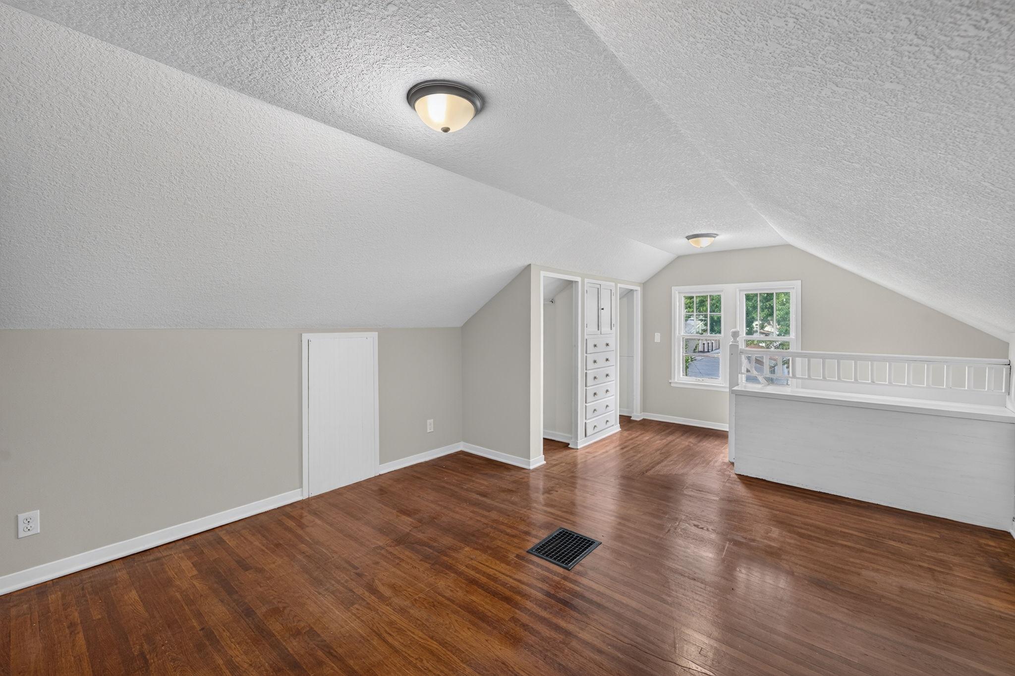 811 8th Avenue Se Property Photo 14