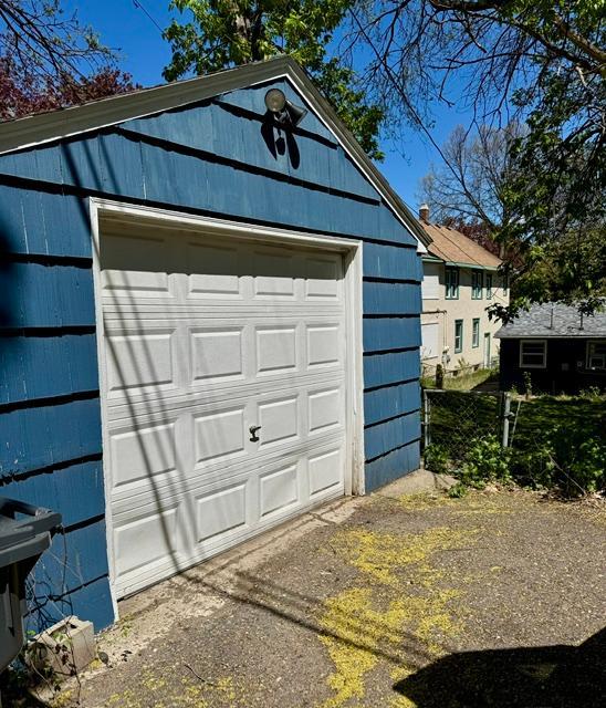 3455 Dupont Avenue N Property Photo 12