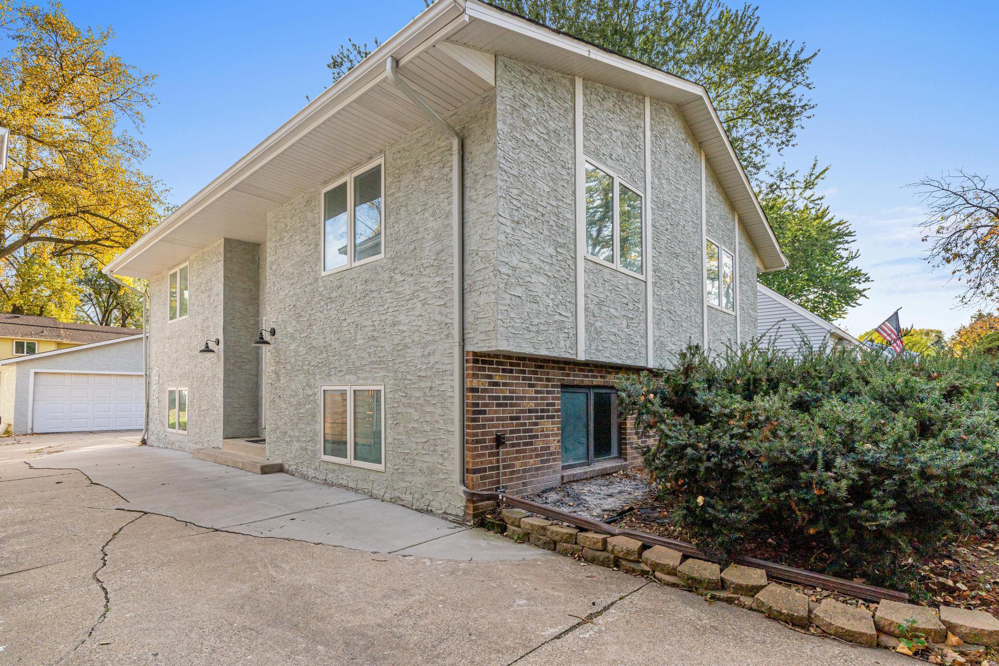 540 Hiawatha Avenue Property Photo 1