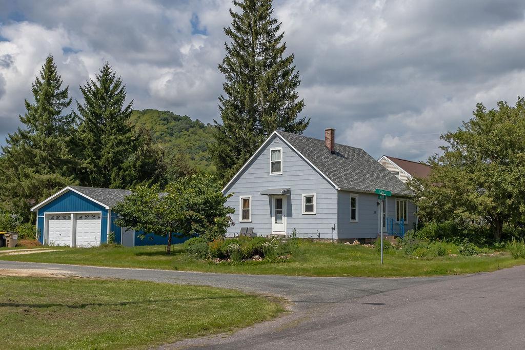 108 S 9th Street Property Photo 1