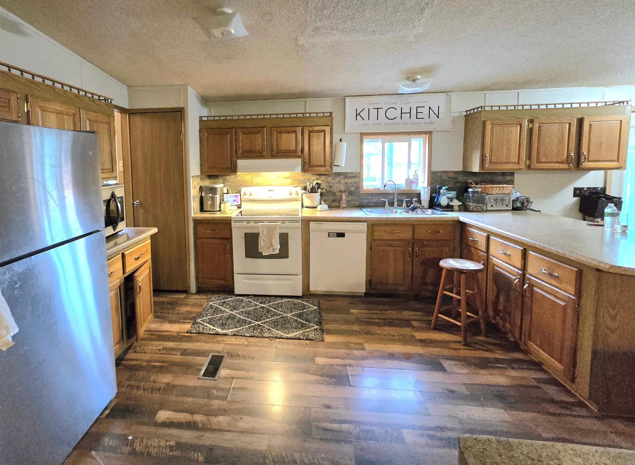 5794 Highway 11 Property Photo 9