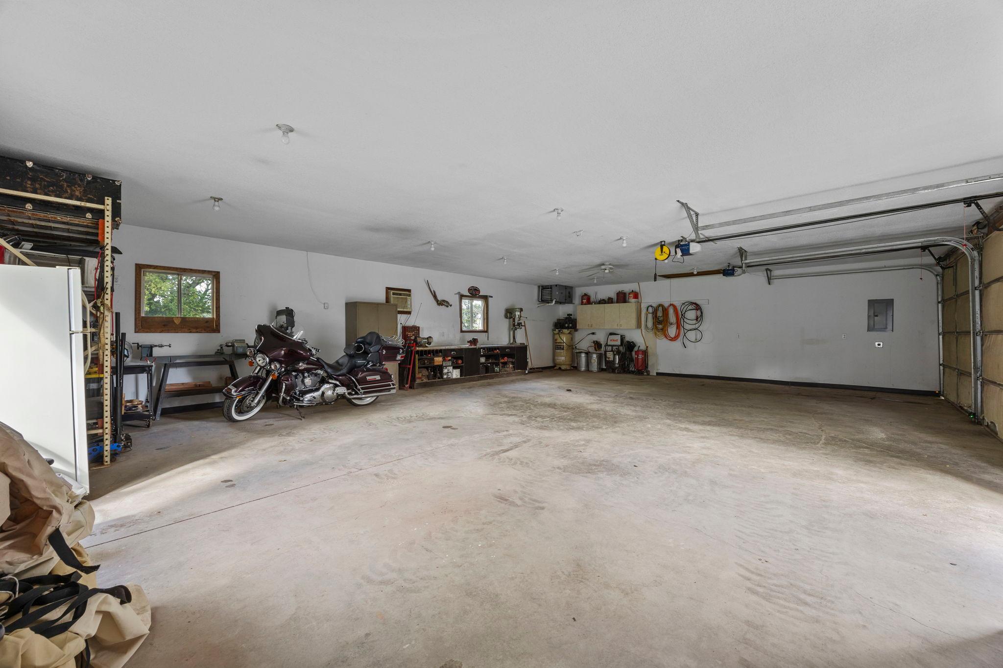 400 South Road Property Photo 29