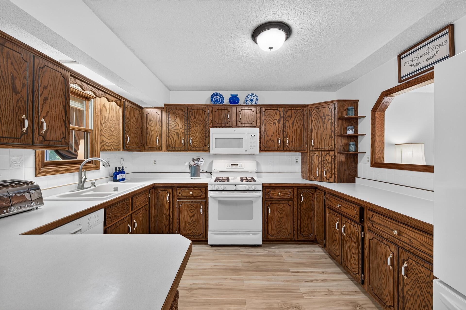 7381 Leonard Avenue Property Photo 4