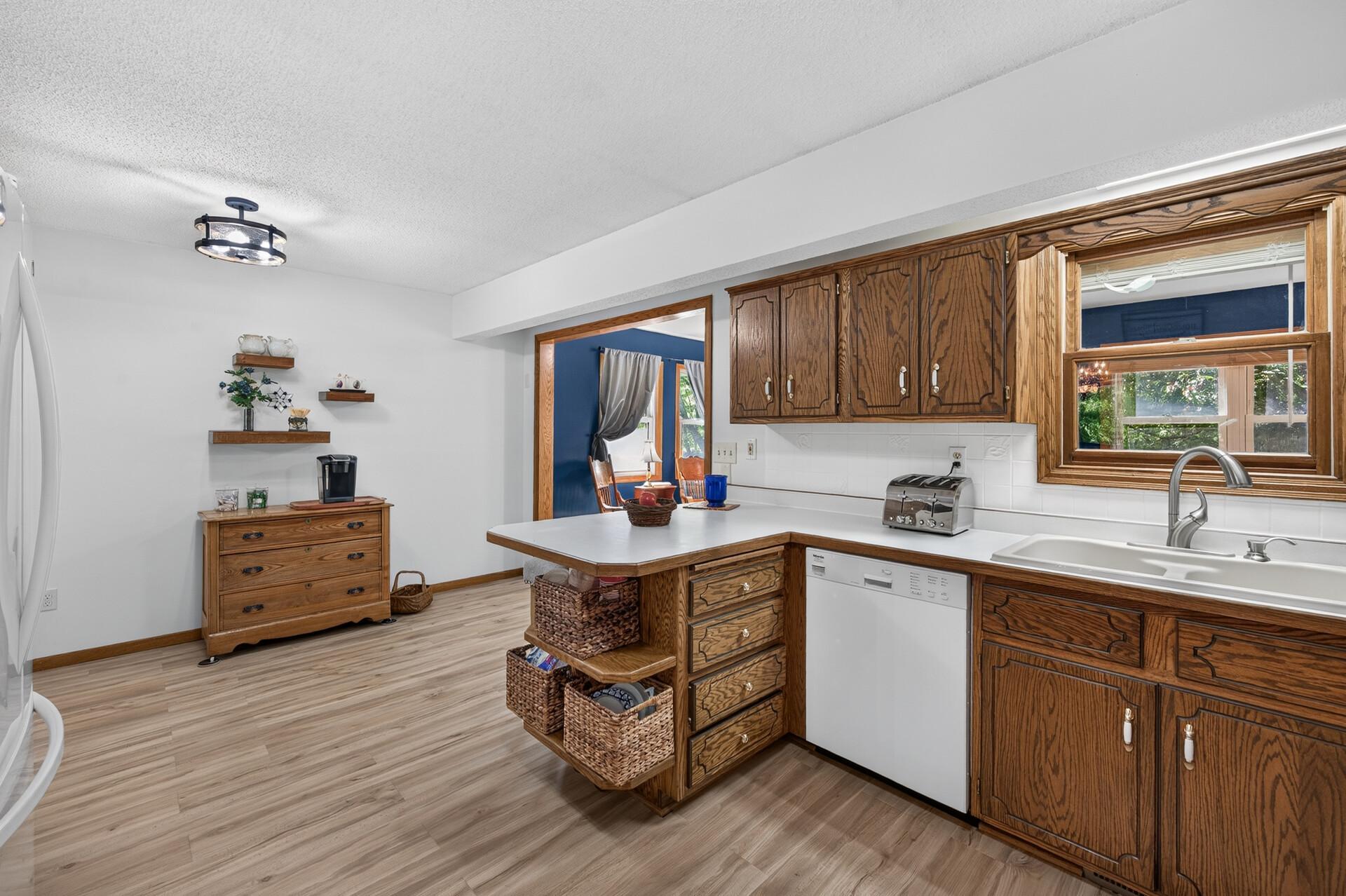 7381 Leonard Avenue Property Photo 29