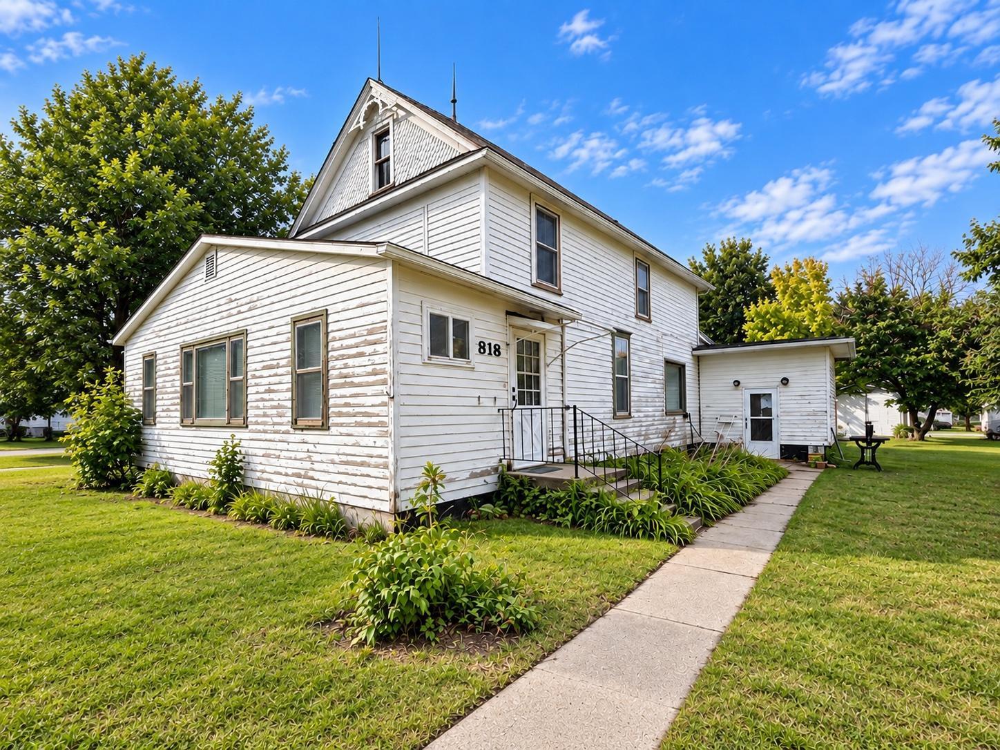 816 8th Street Property Photo 1