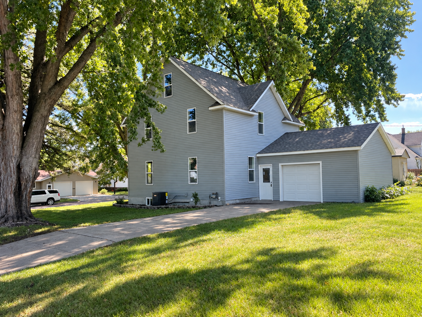 104 S Park Avenue Property Photo 3