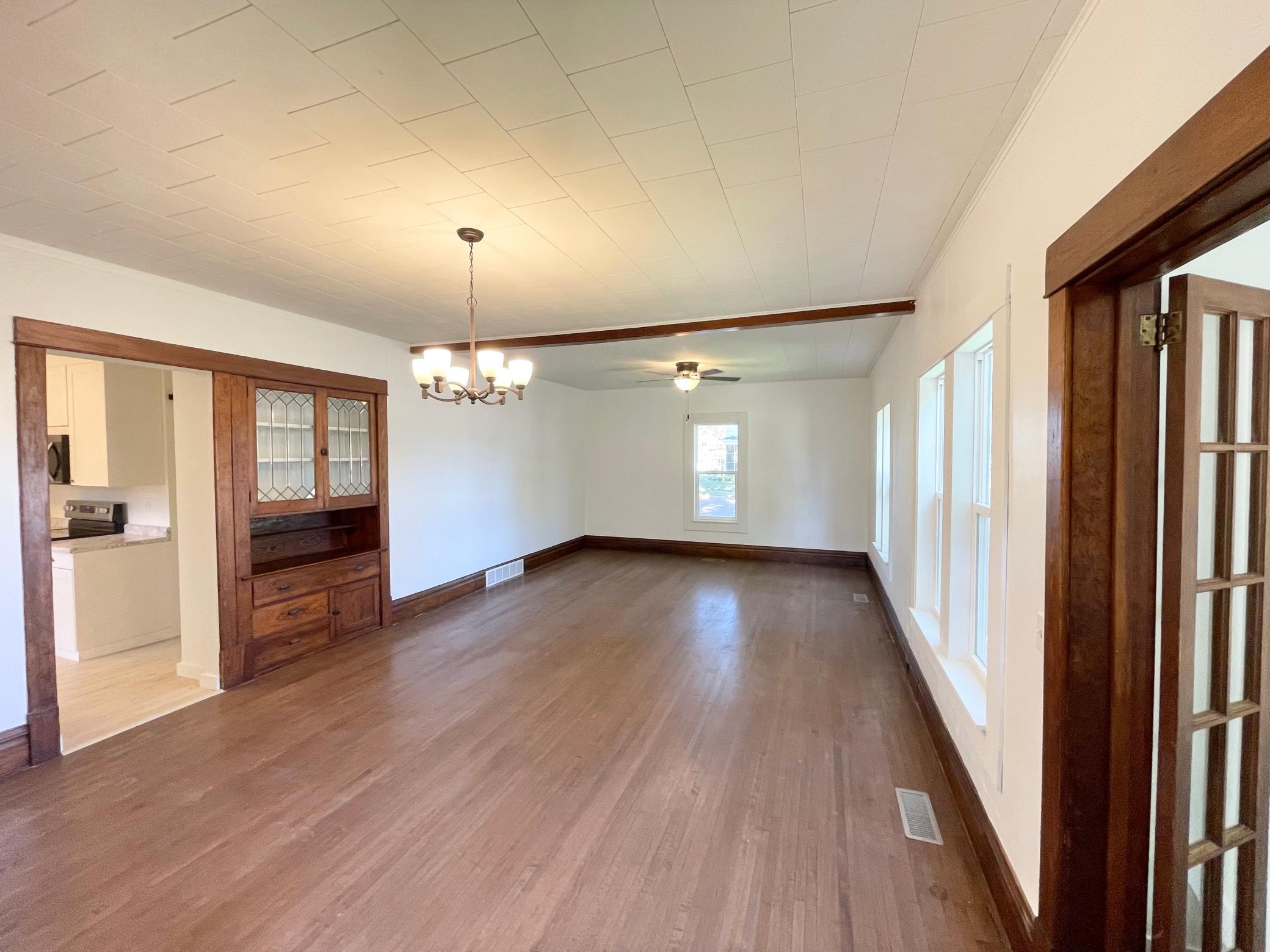 104 S Park Avenue Property Photo 8