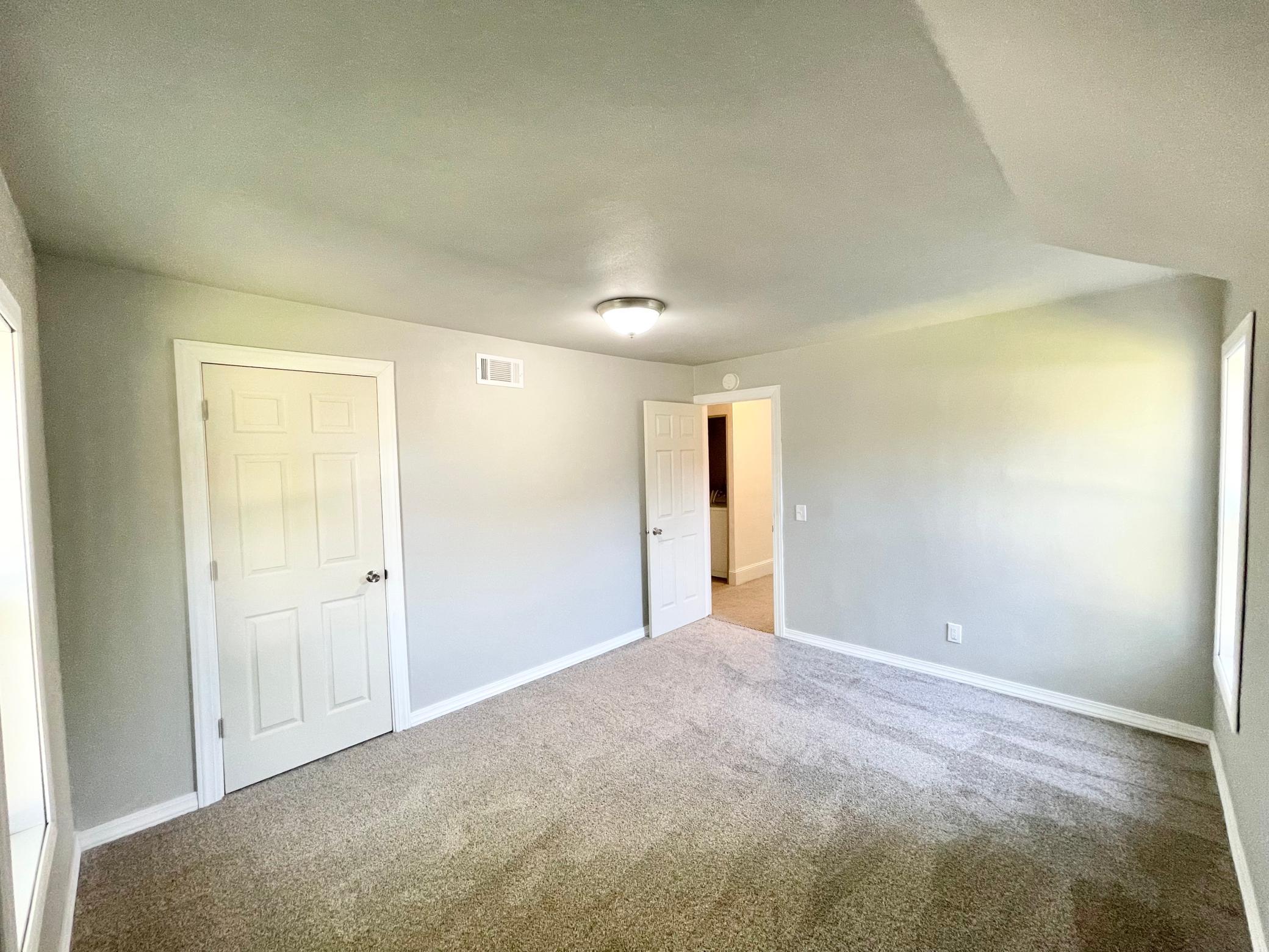 104 S Park Avenue Property Photo 51
