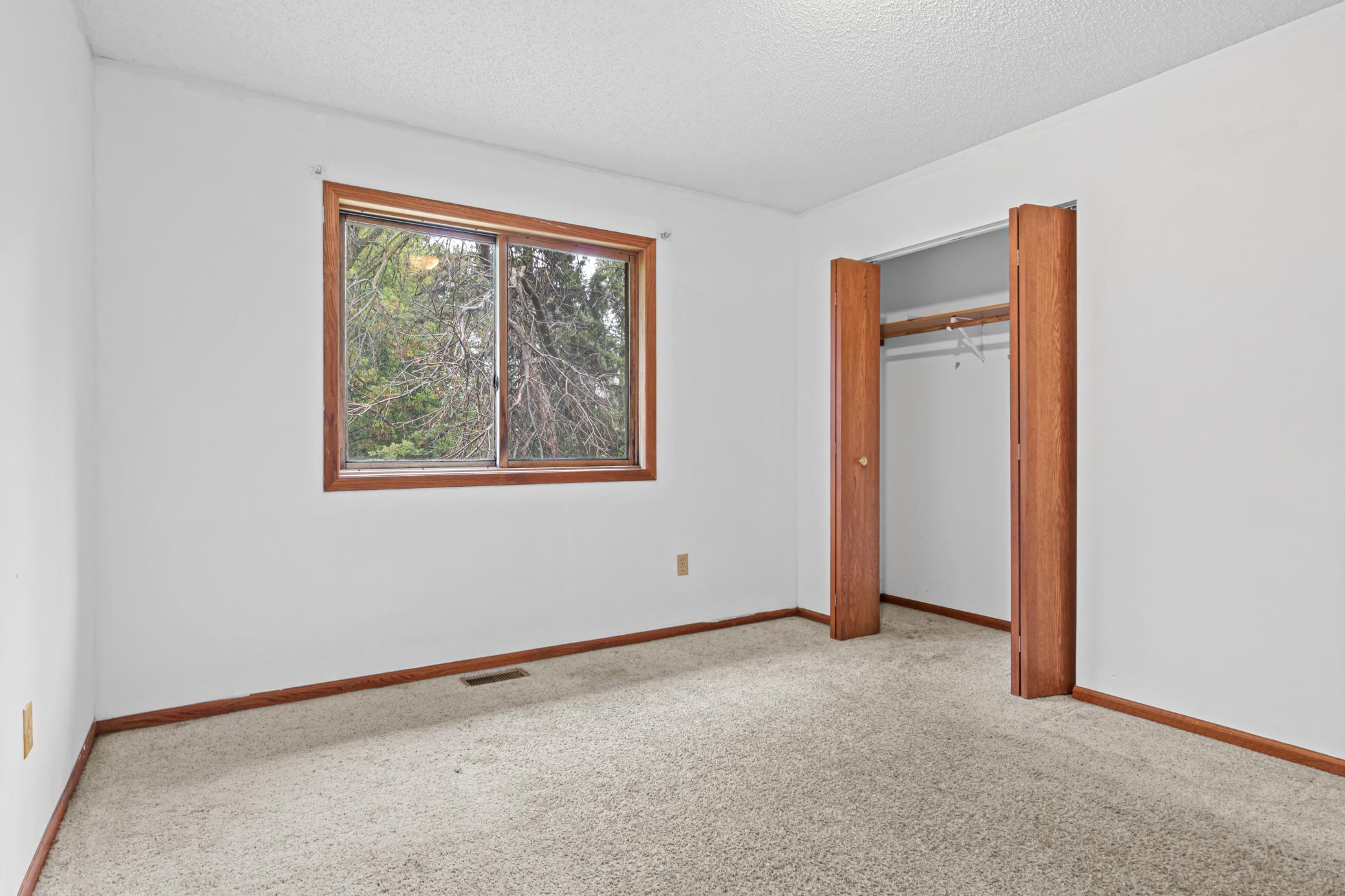 1027 White Bear Avenue N Property Photo 8