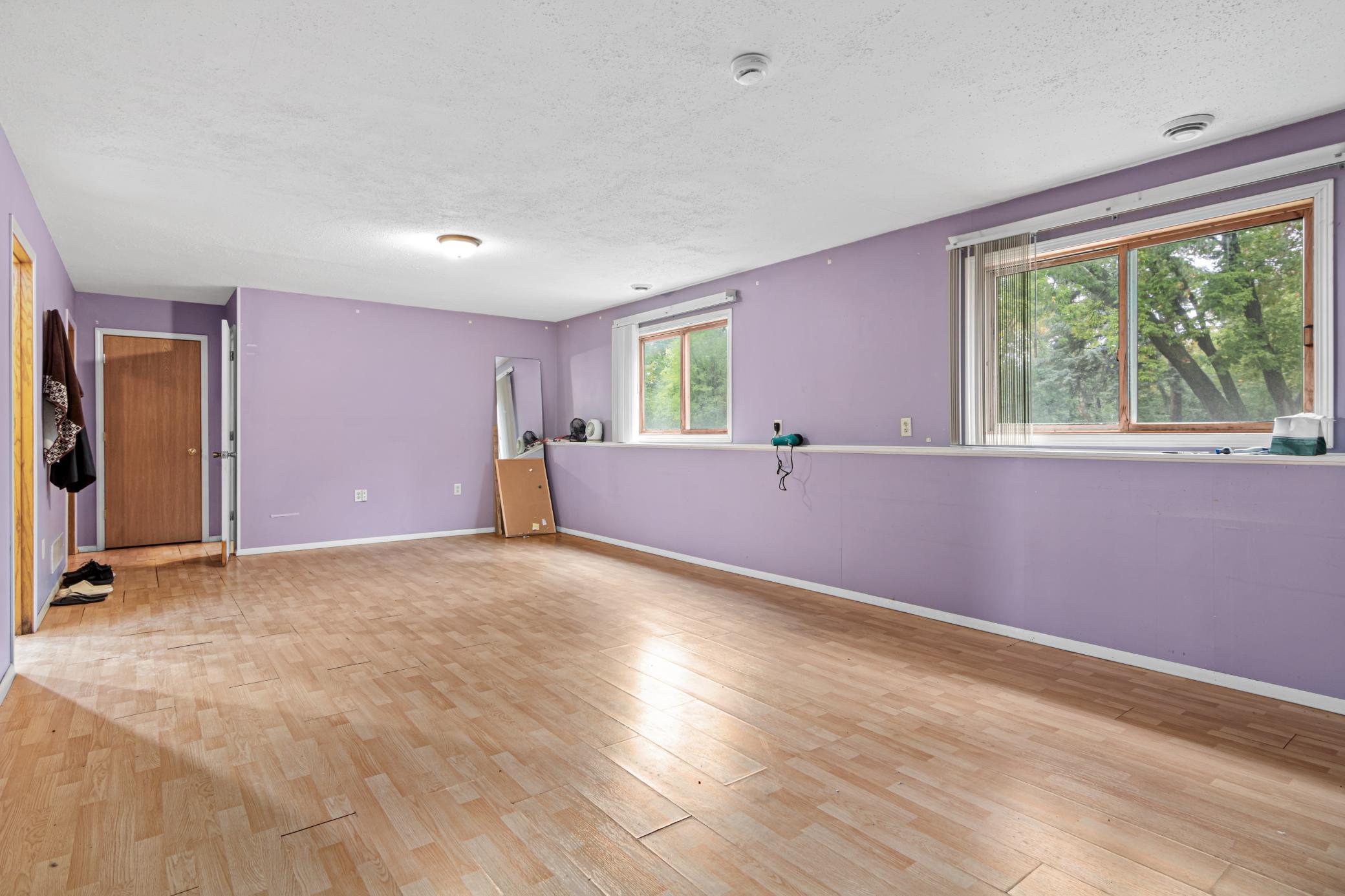 1027 White Bear Avenue N Property Photo 9