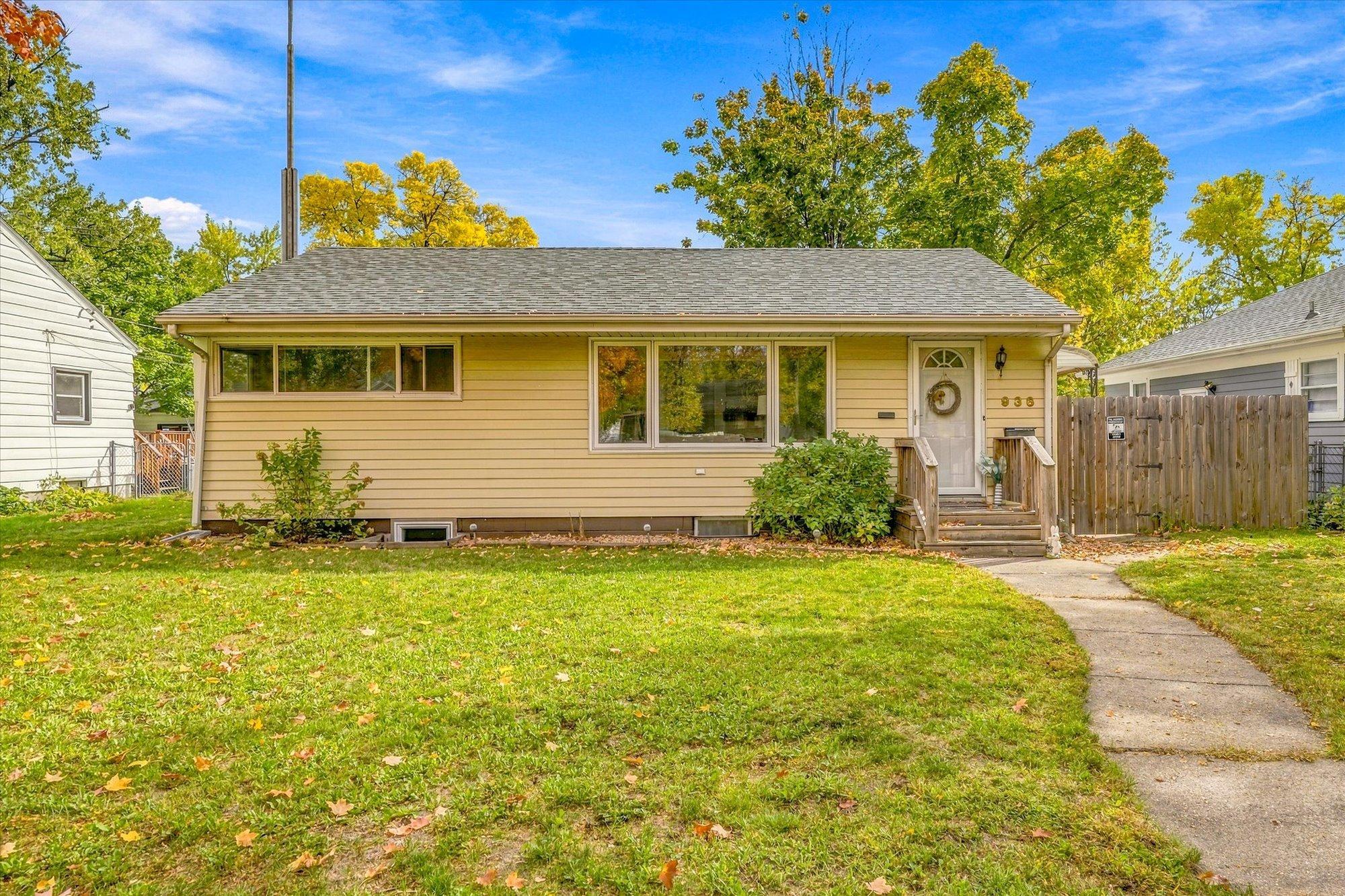 936 26th Avenue N Property Photo 1