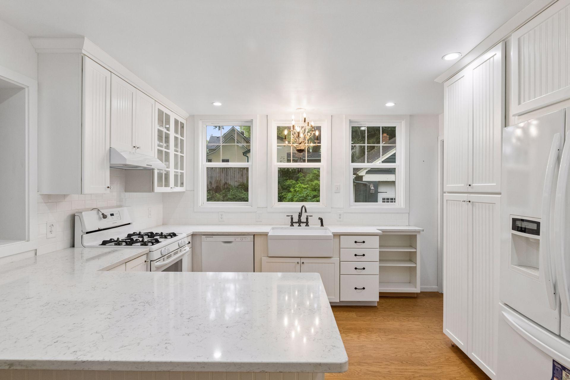 717 Linden Street W Property Photo 1