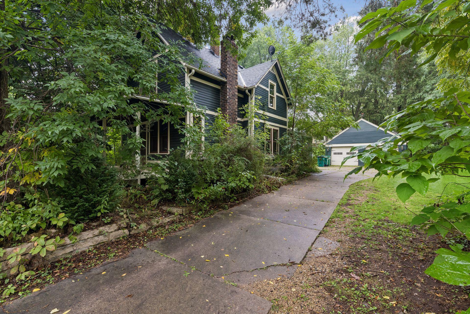 717 Linden Street W Property Photo 6