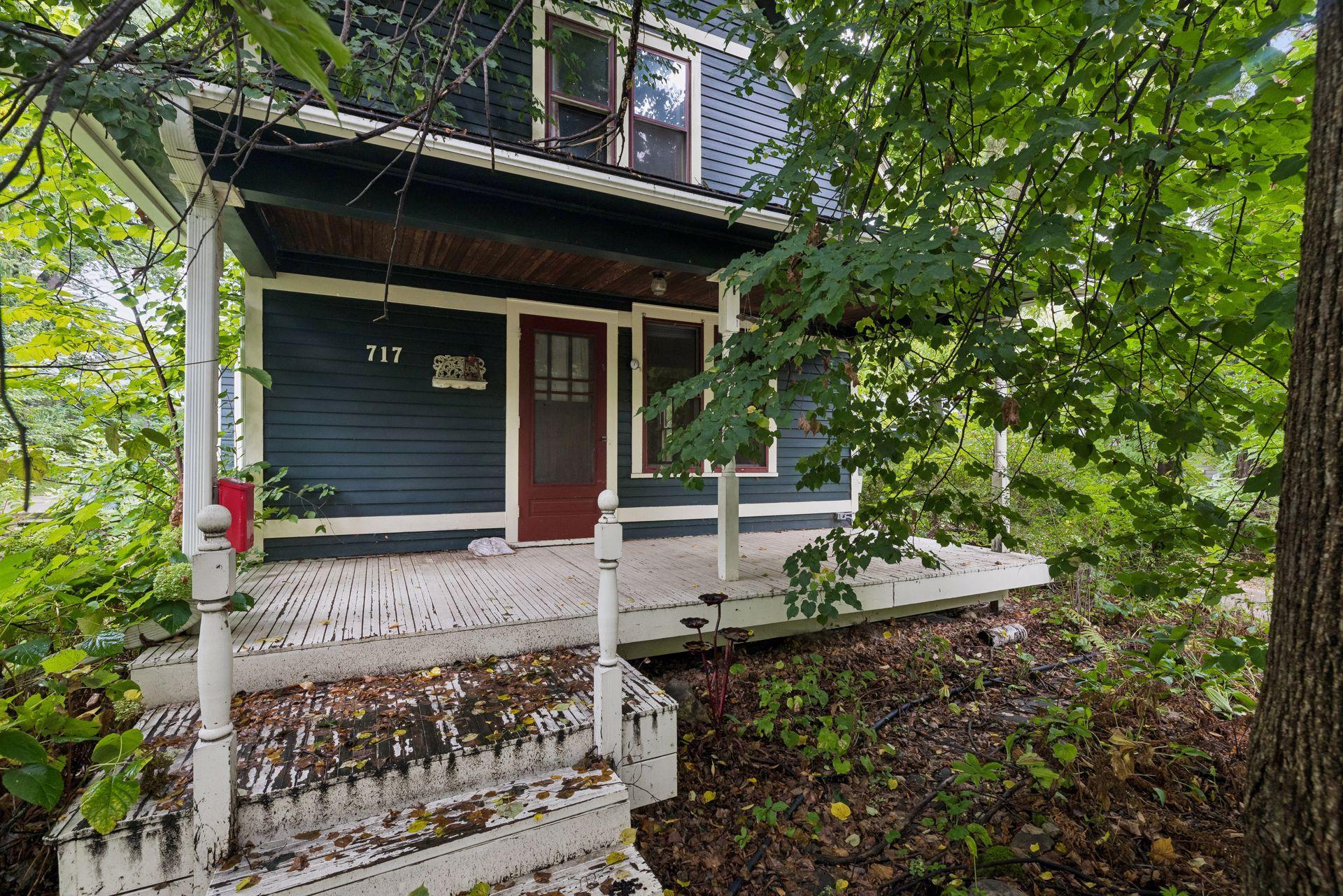 717 Linden Street W Property Photo 7