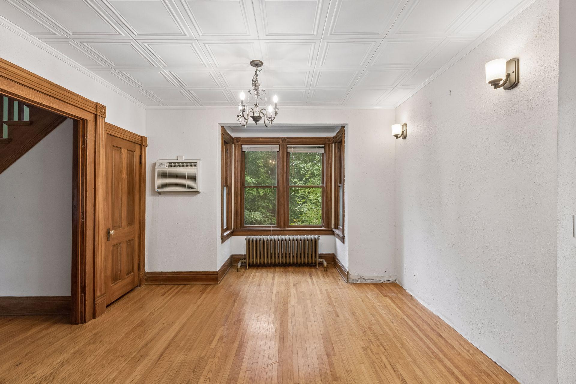 717 Linden Street W Property Photo 16