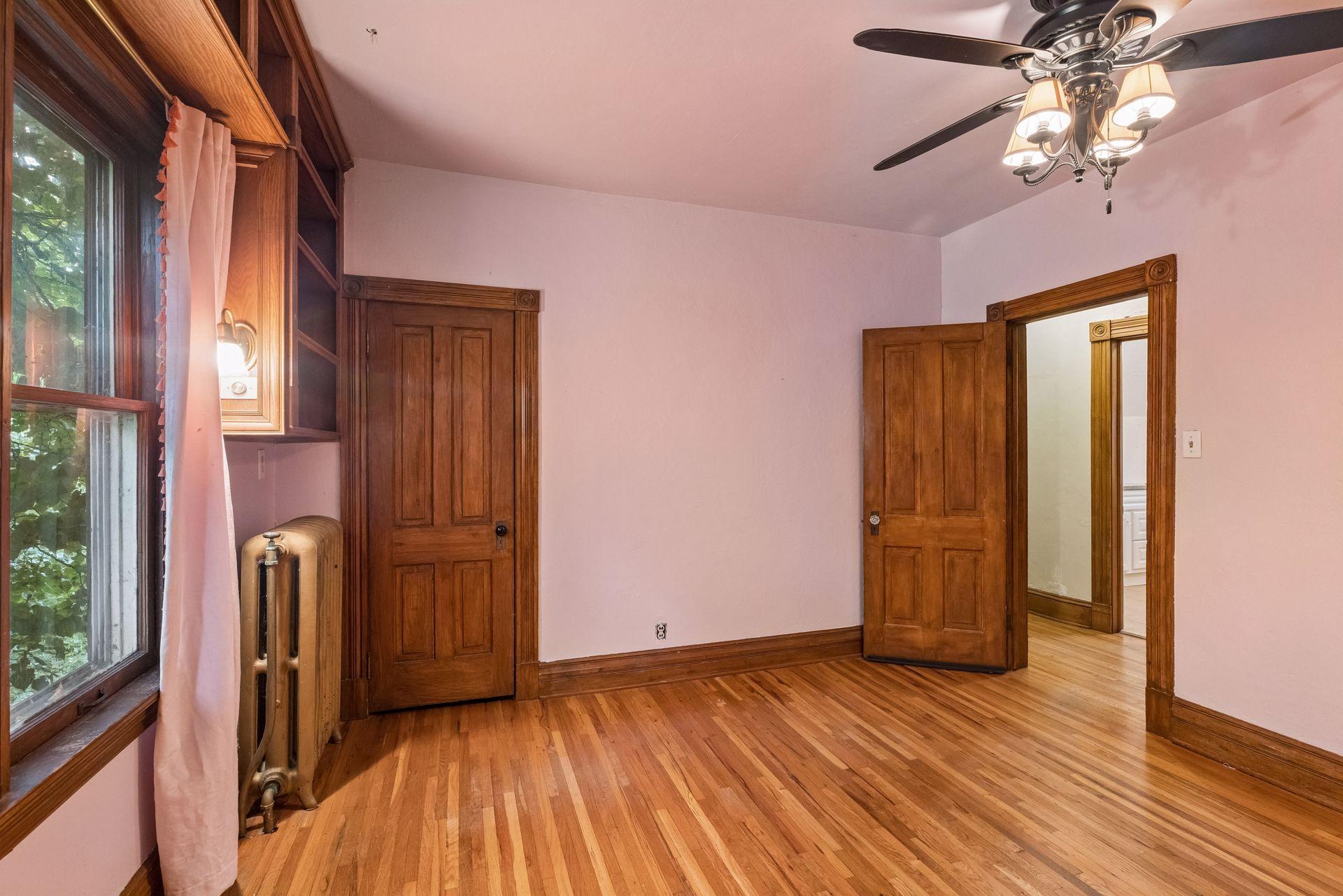 717 Linden Street W Property Photo 35