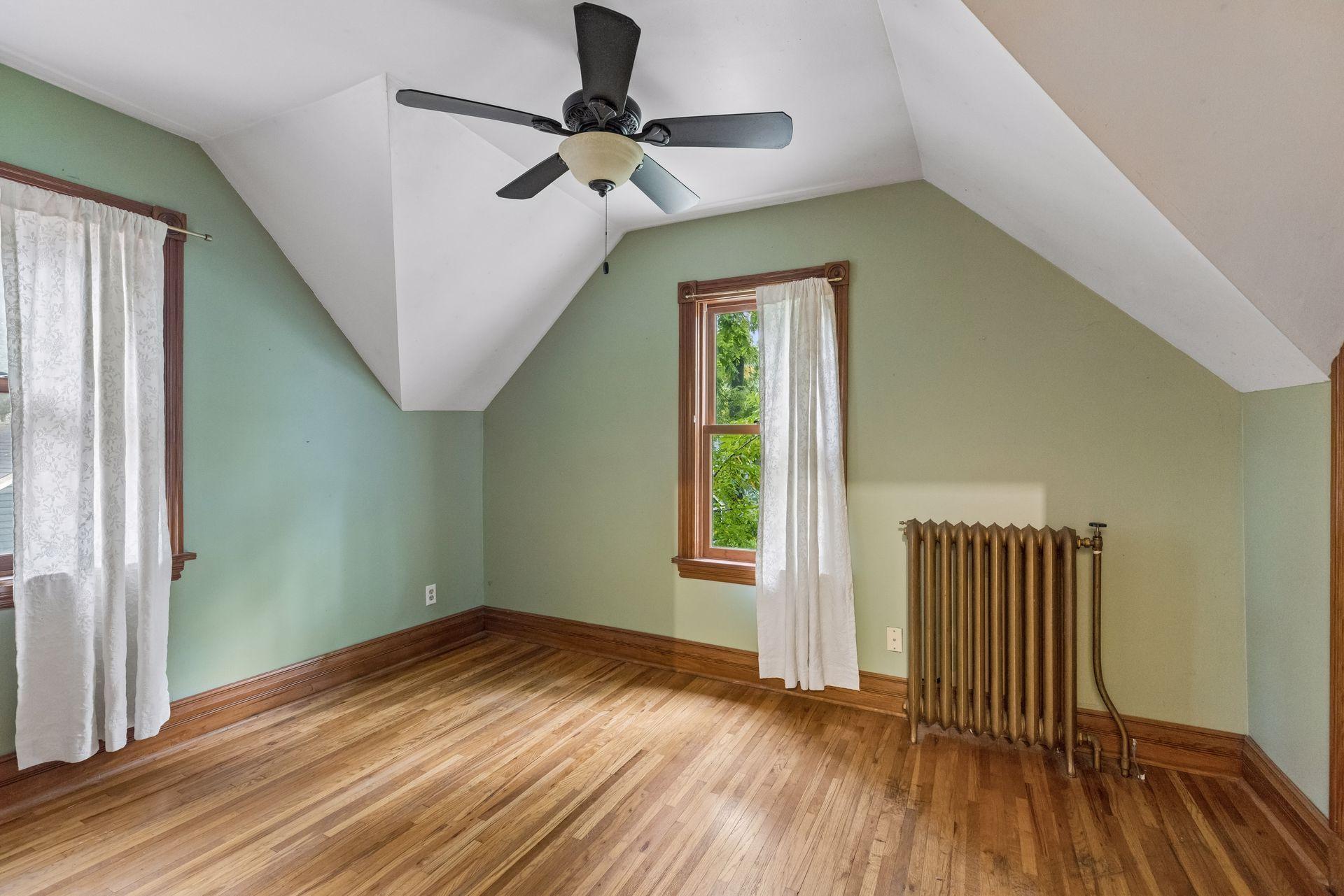 717 Linden Street W Property Photo 36