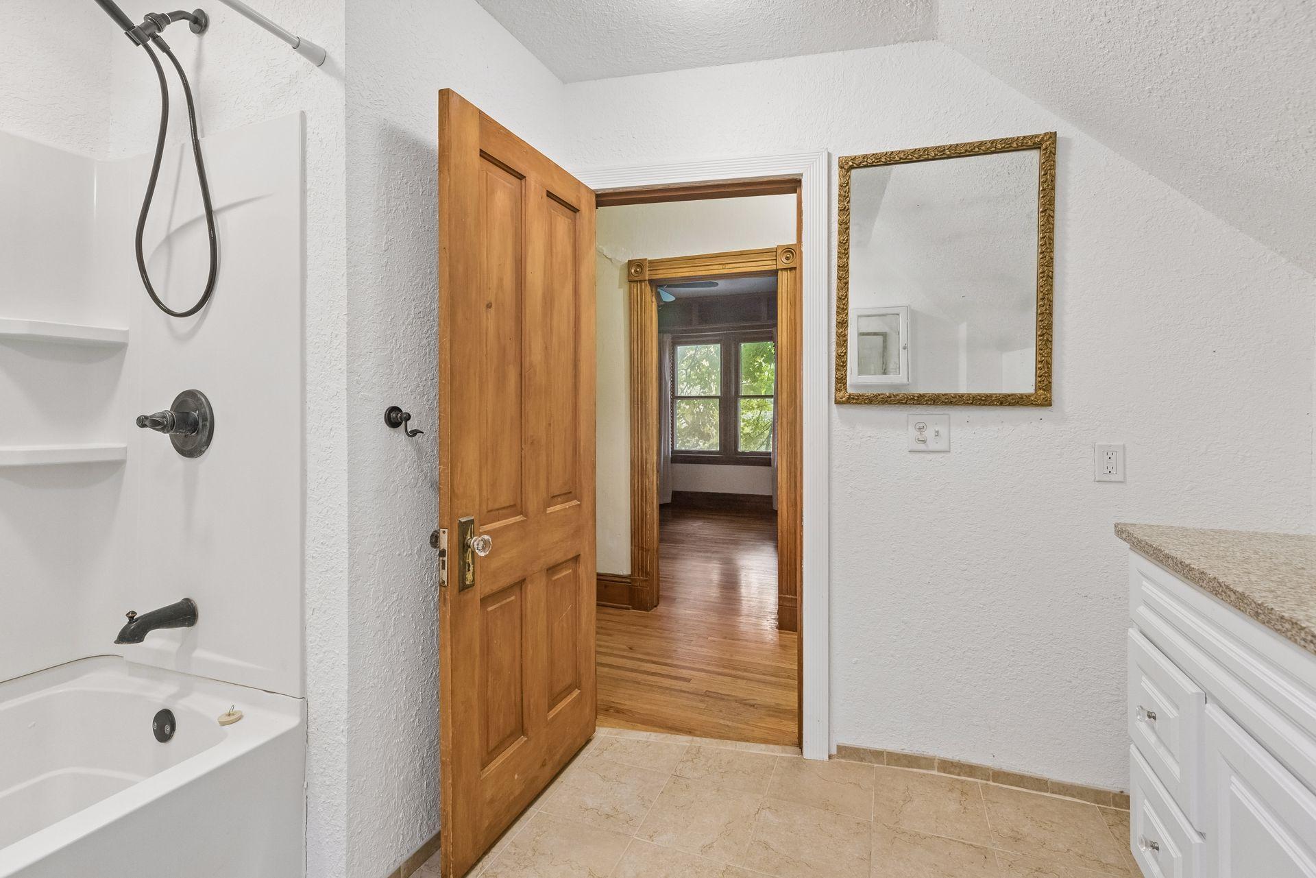 717 Linden Street W Property Photo 39