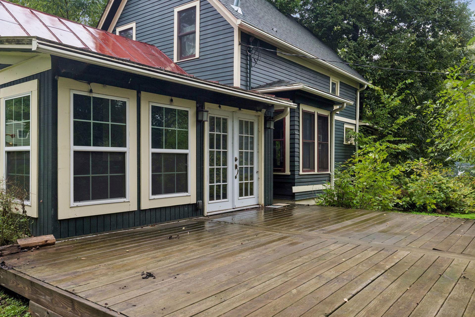 717 Linden Street W Property Photo 41