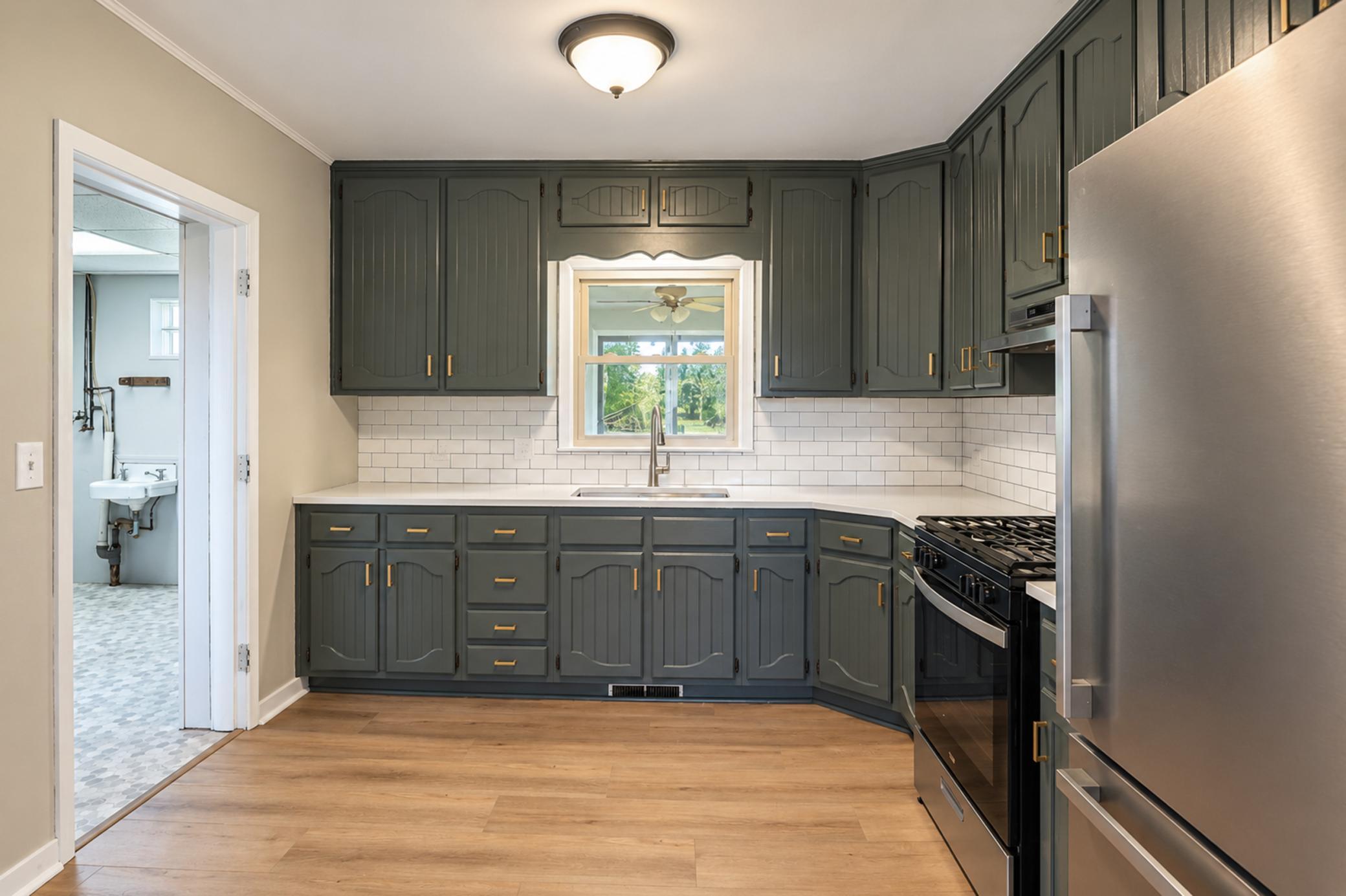 105 Amsterdam Avenue W Property Photo 7