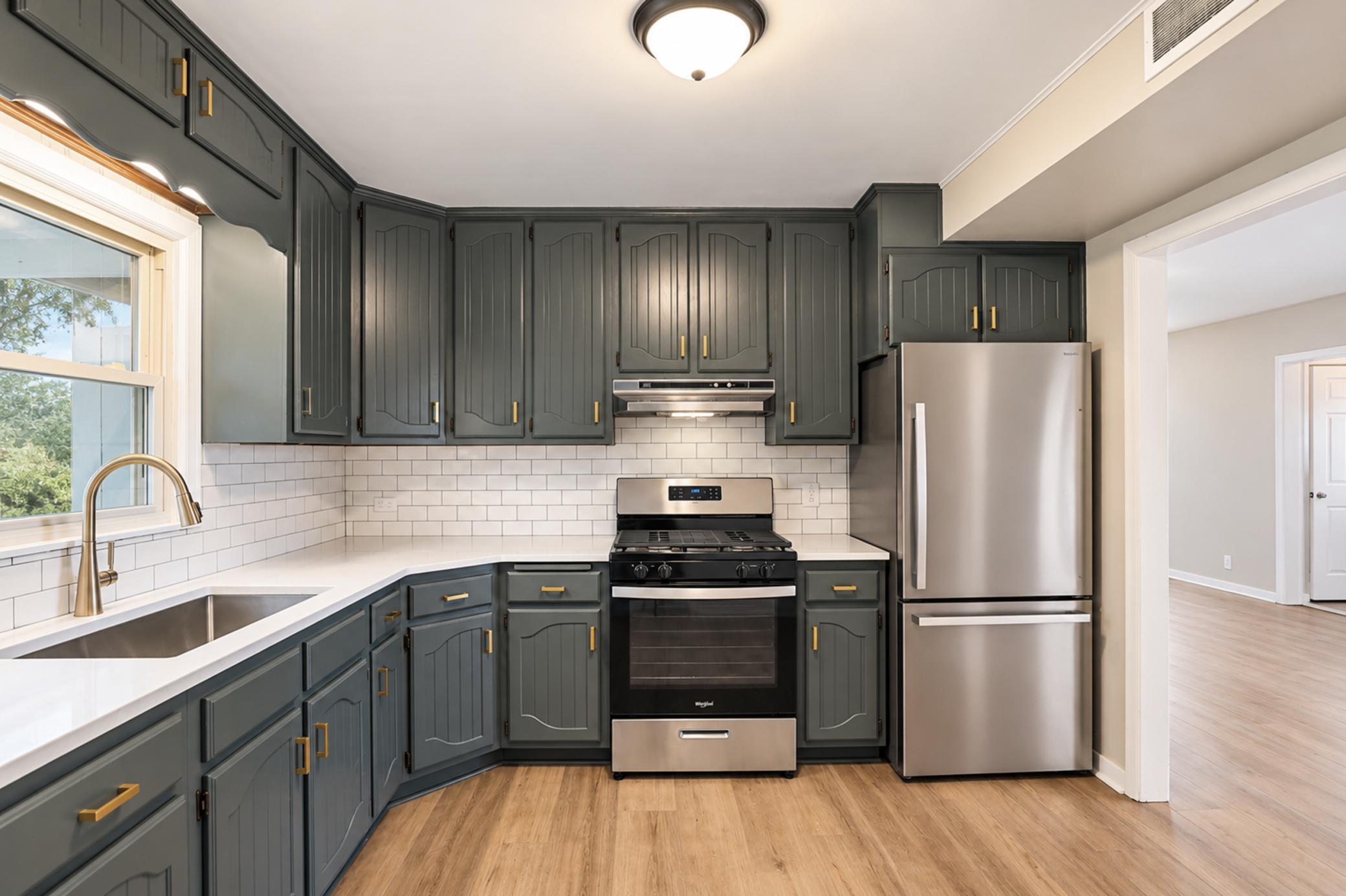 105 Amsterdam Avenue W Property Photo 8