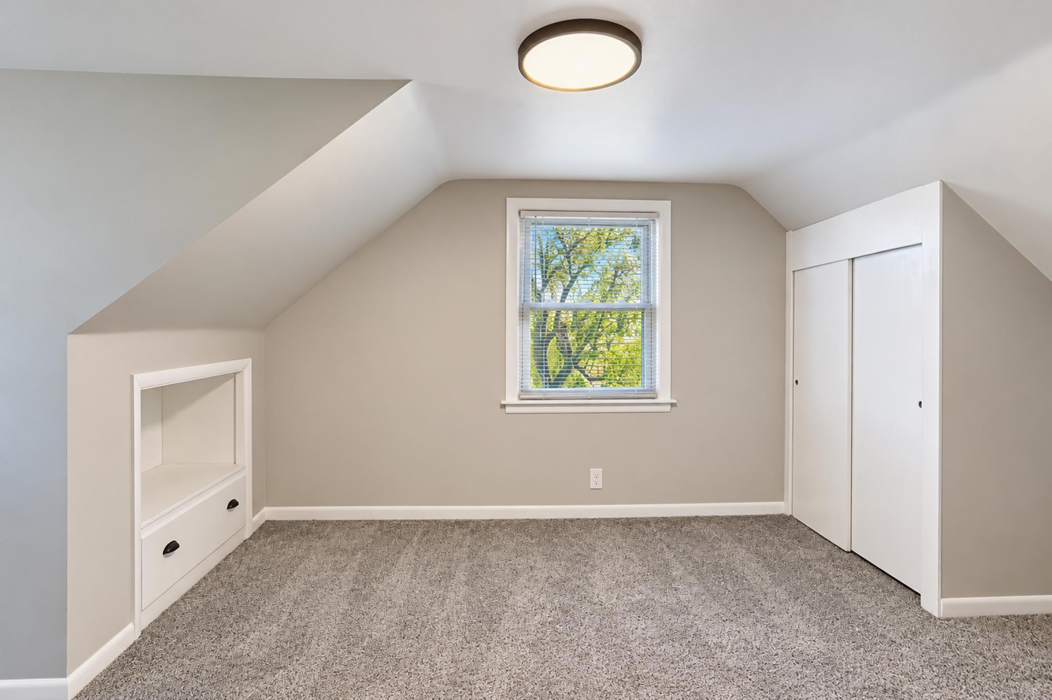 105 Amsterdam Avenue W Property Photo 12