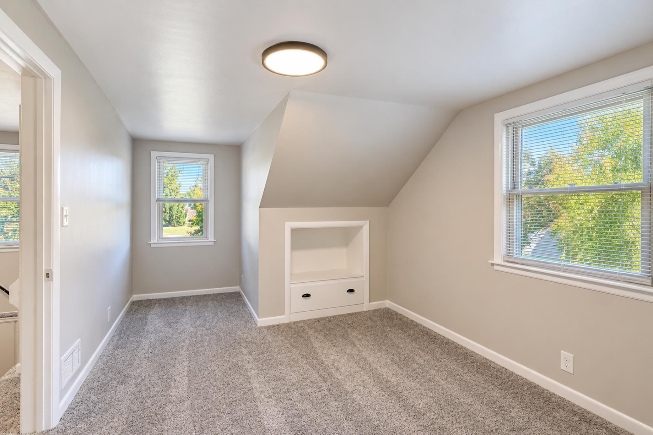 105 Amsterdam Avenue W Property Photo 13