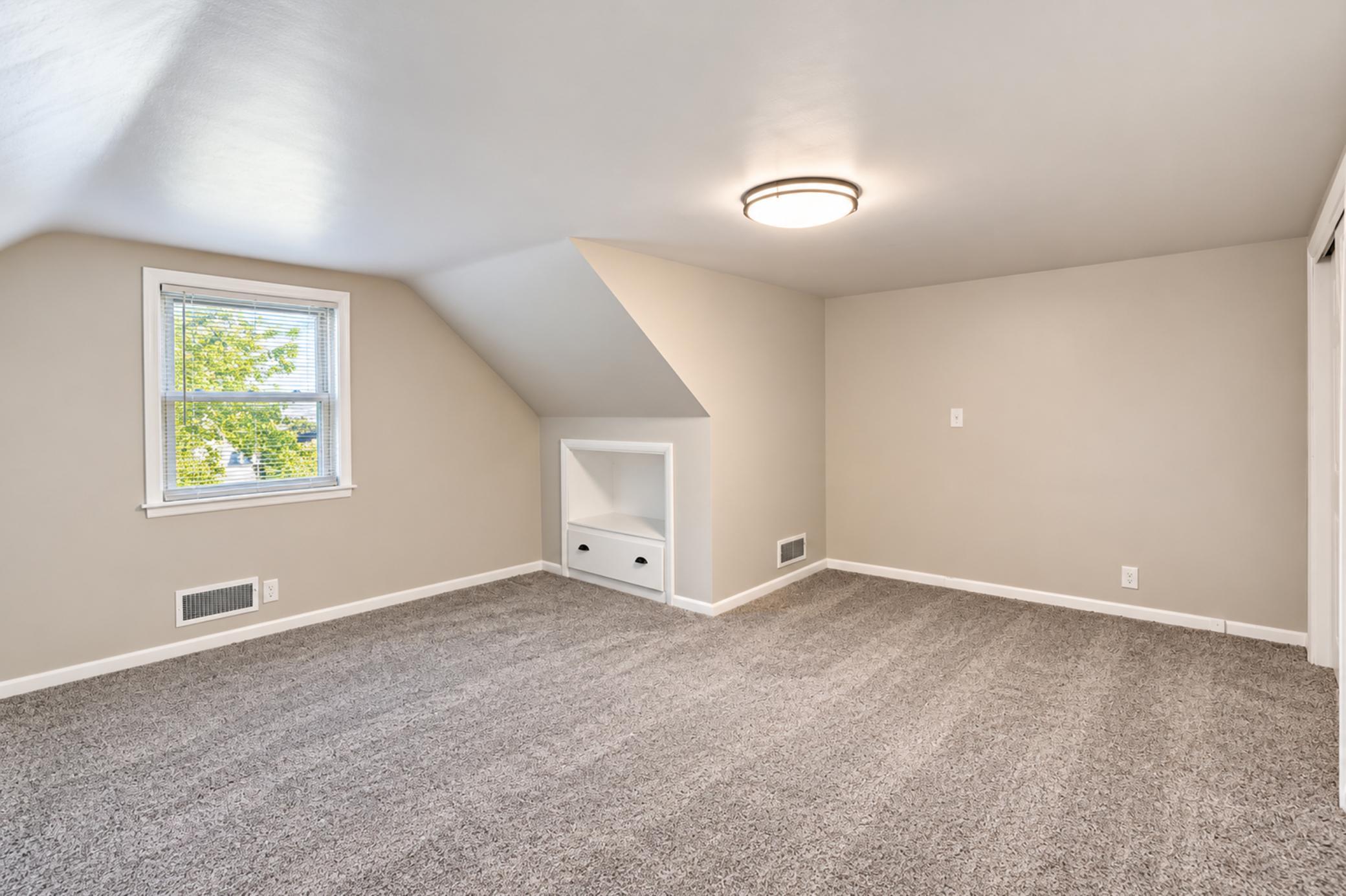 105 Amsterdam Avenue W Property Photo 14