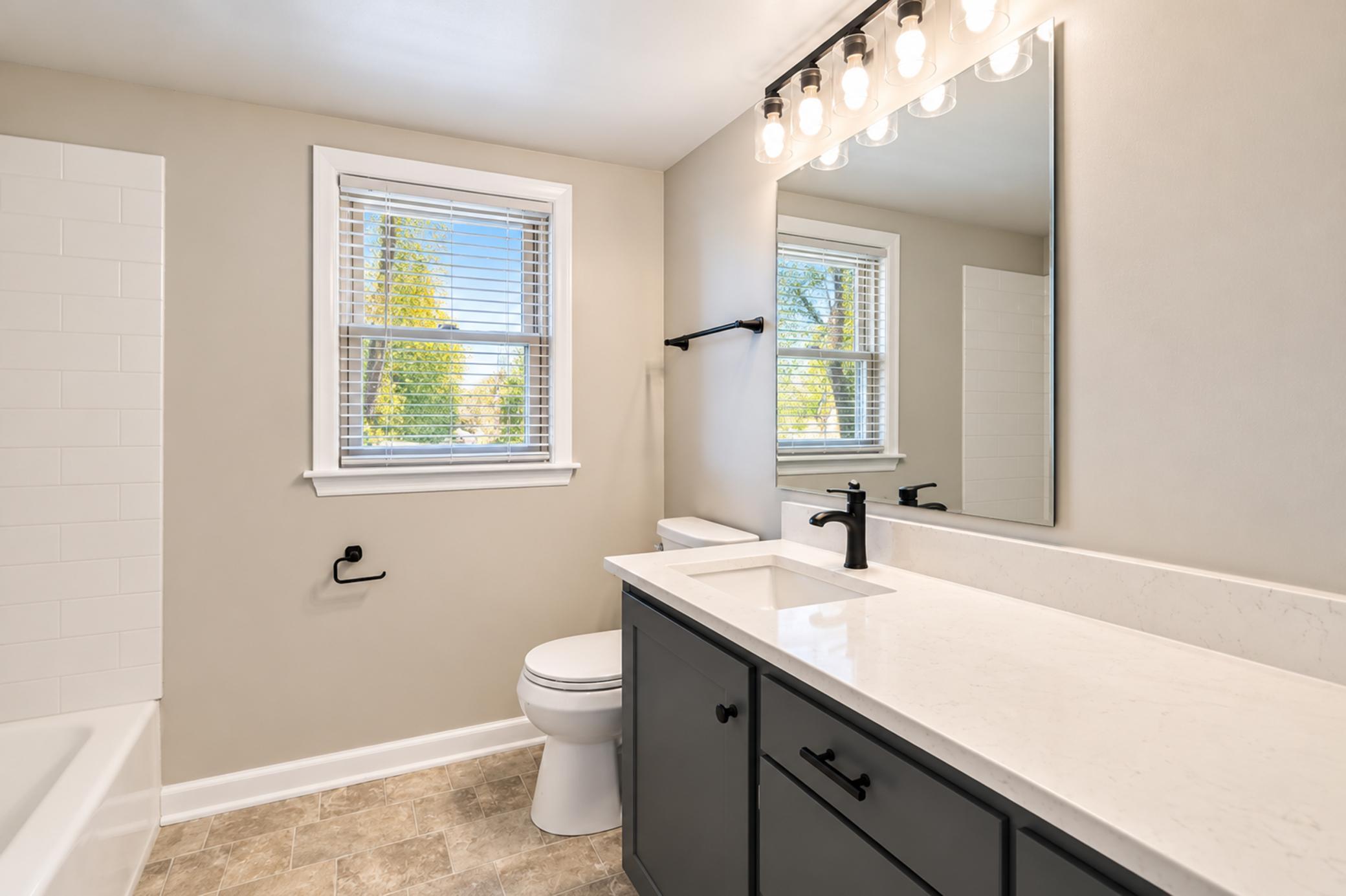 105 Amsterdam Avenue W Property Photo 18