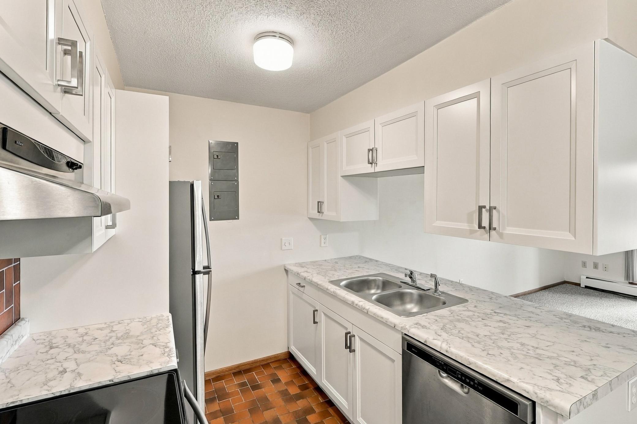 8935 Old Cedar Avenue S 214 Property Photo 6