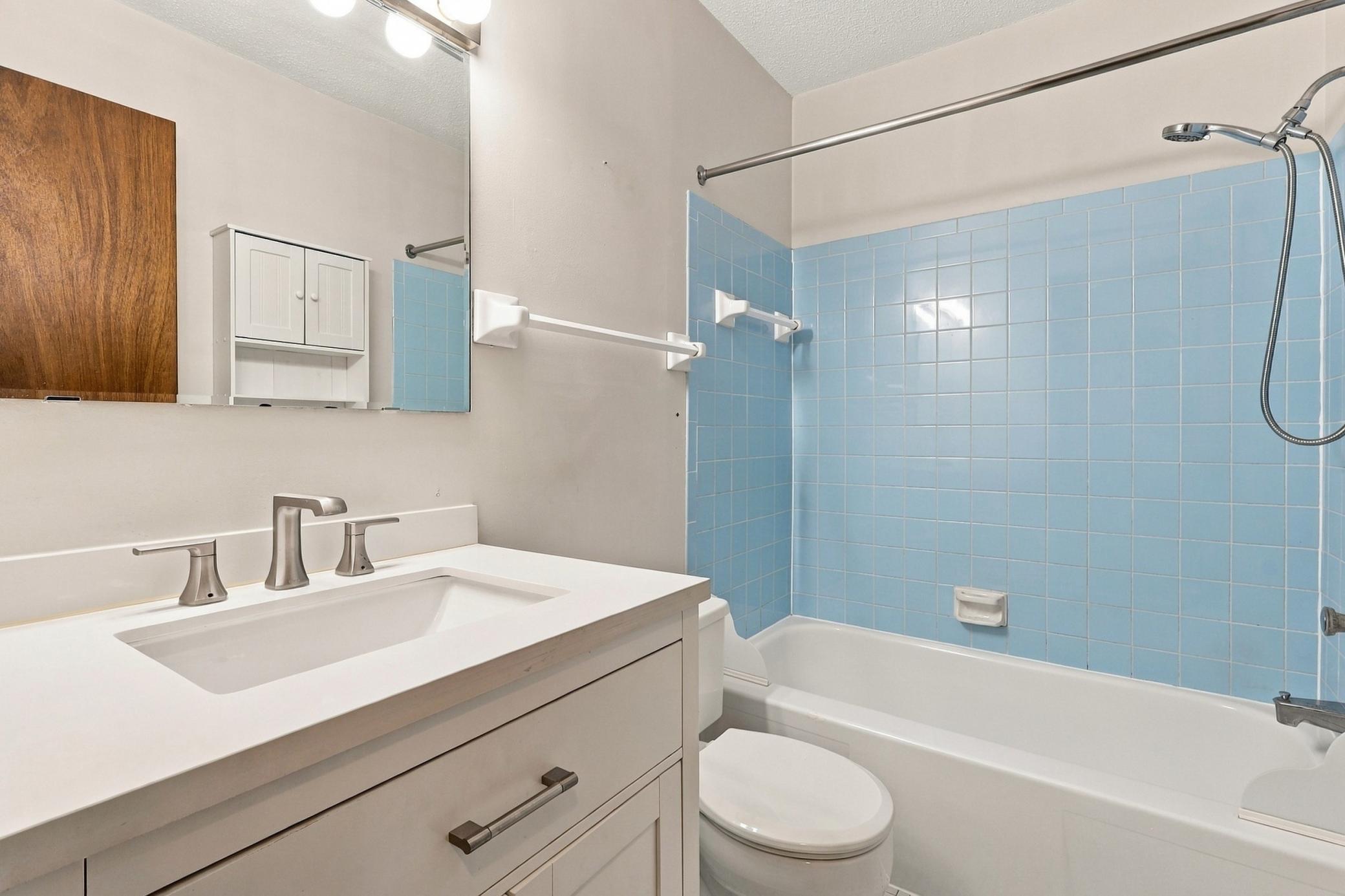 8935 Old Cedar Avenue S 214 Property Photo 12