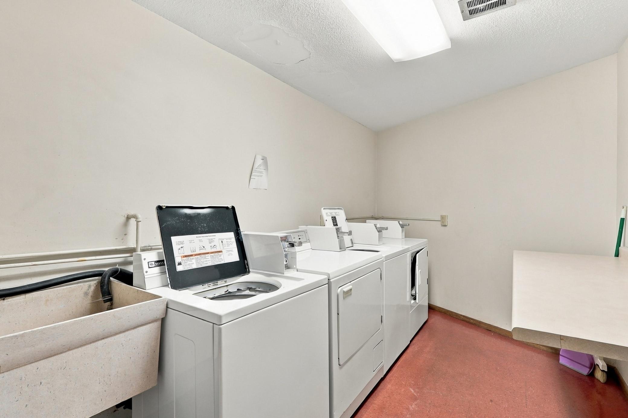 8935 Old Cedar Avenue S 214 Property Photo 15