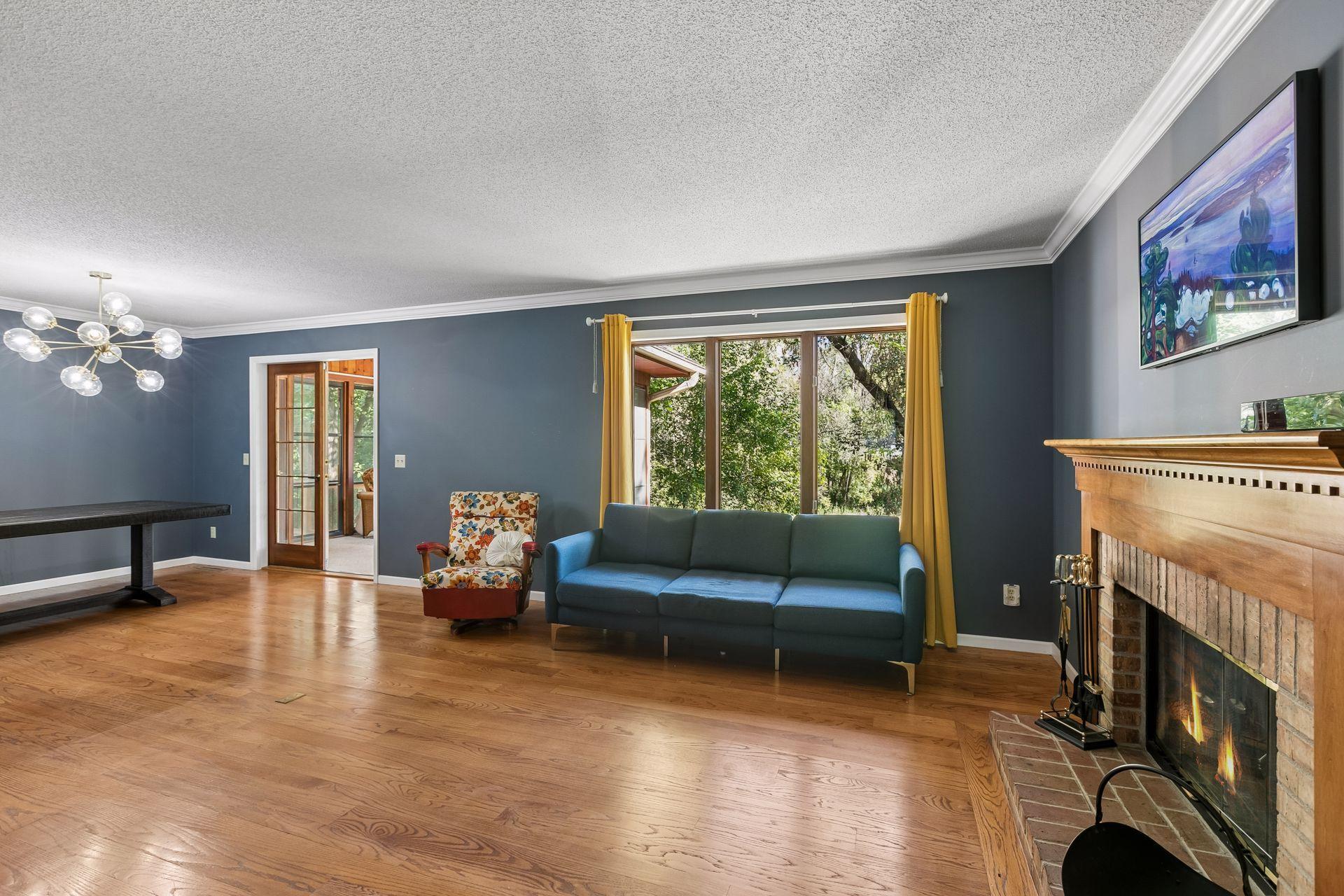 2815 Saddlebrooke Circle E Property Photo 4
