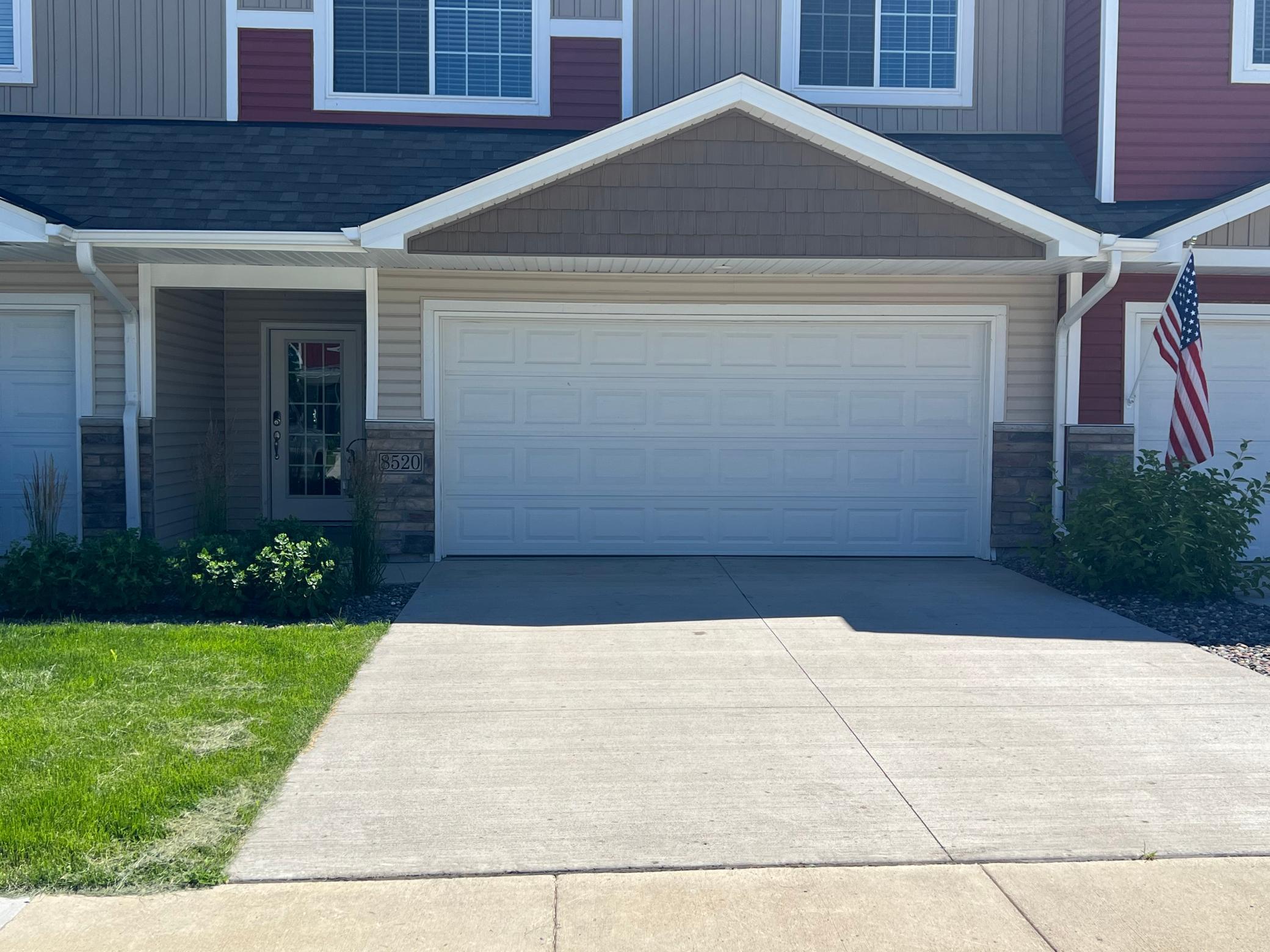 8520 Gateway Circle Property Photo 1
