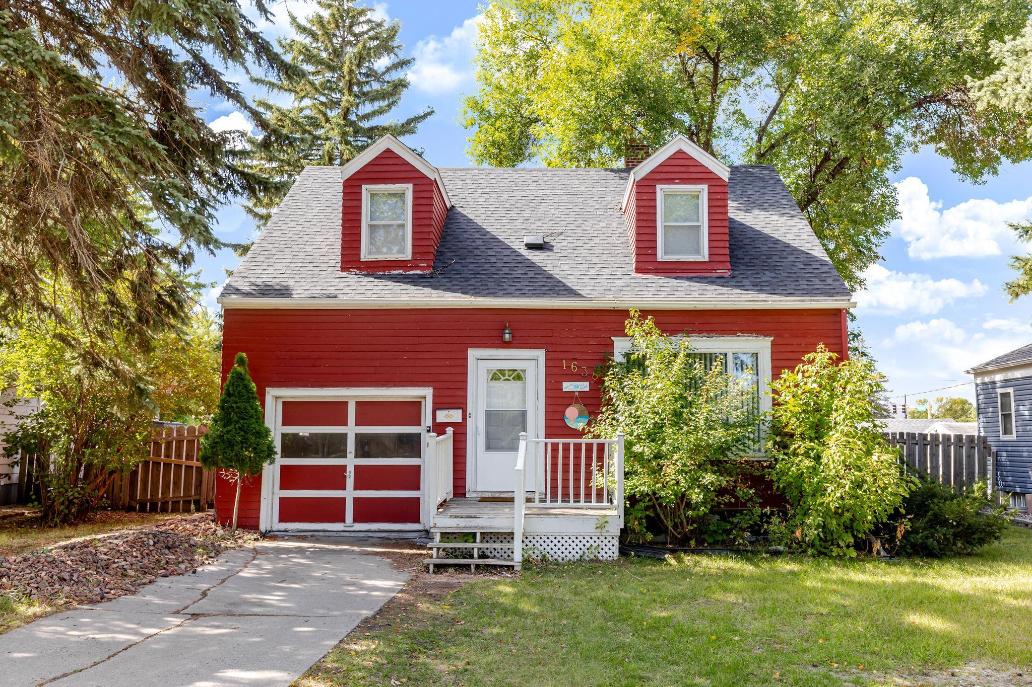 1638 9th Street N Property Photo 1