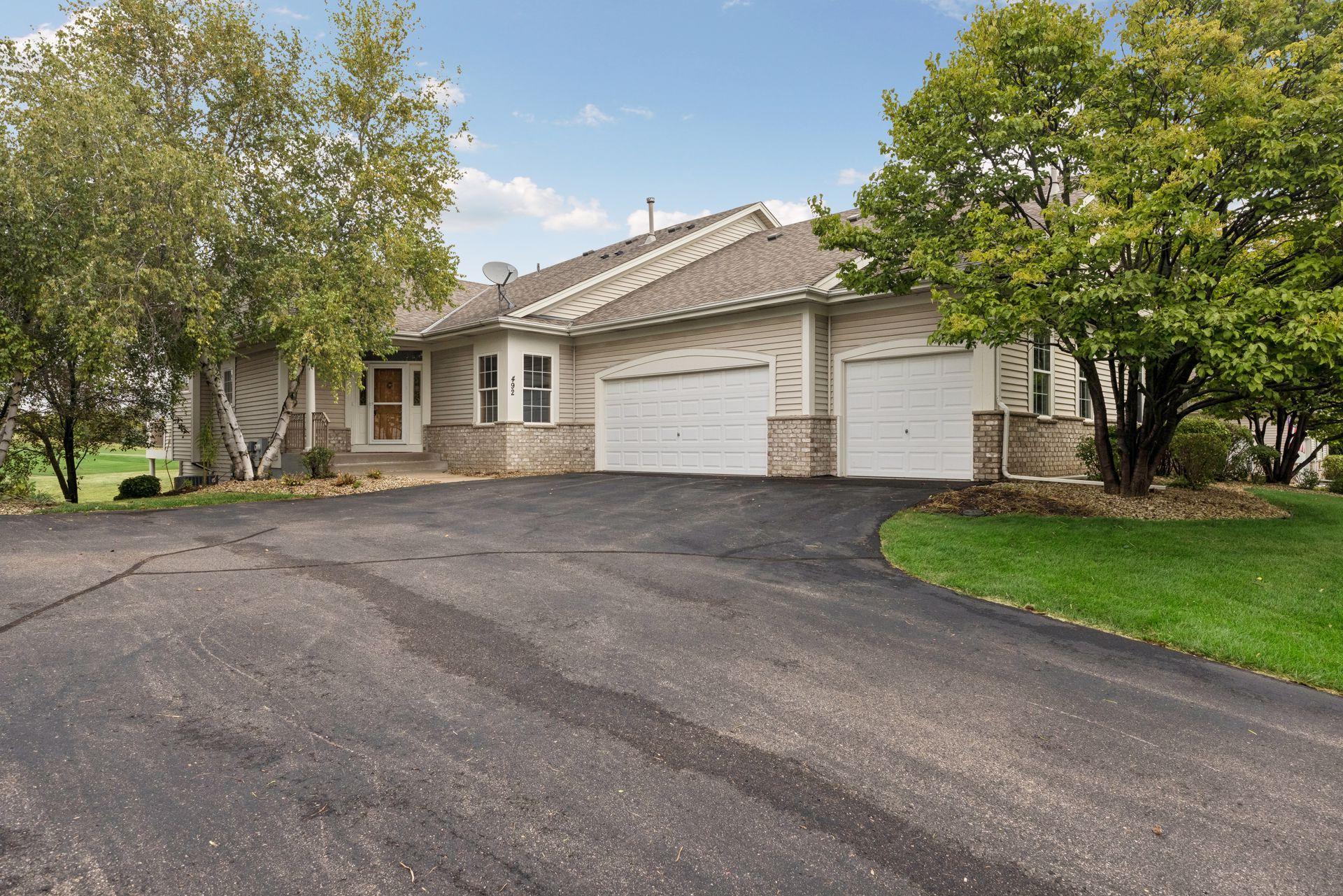 492 Holly Lane N Property Photo
