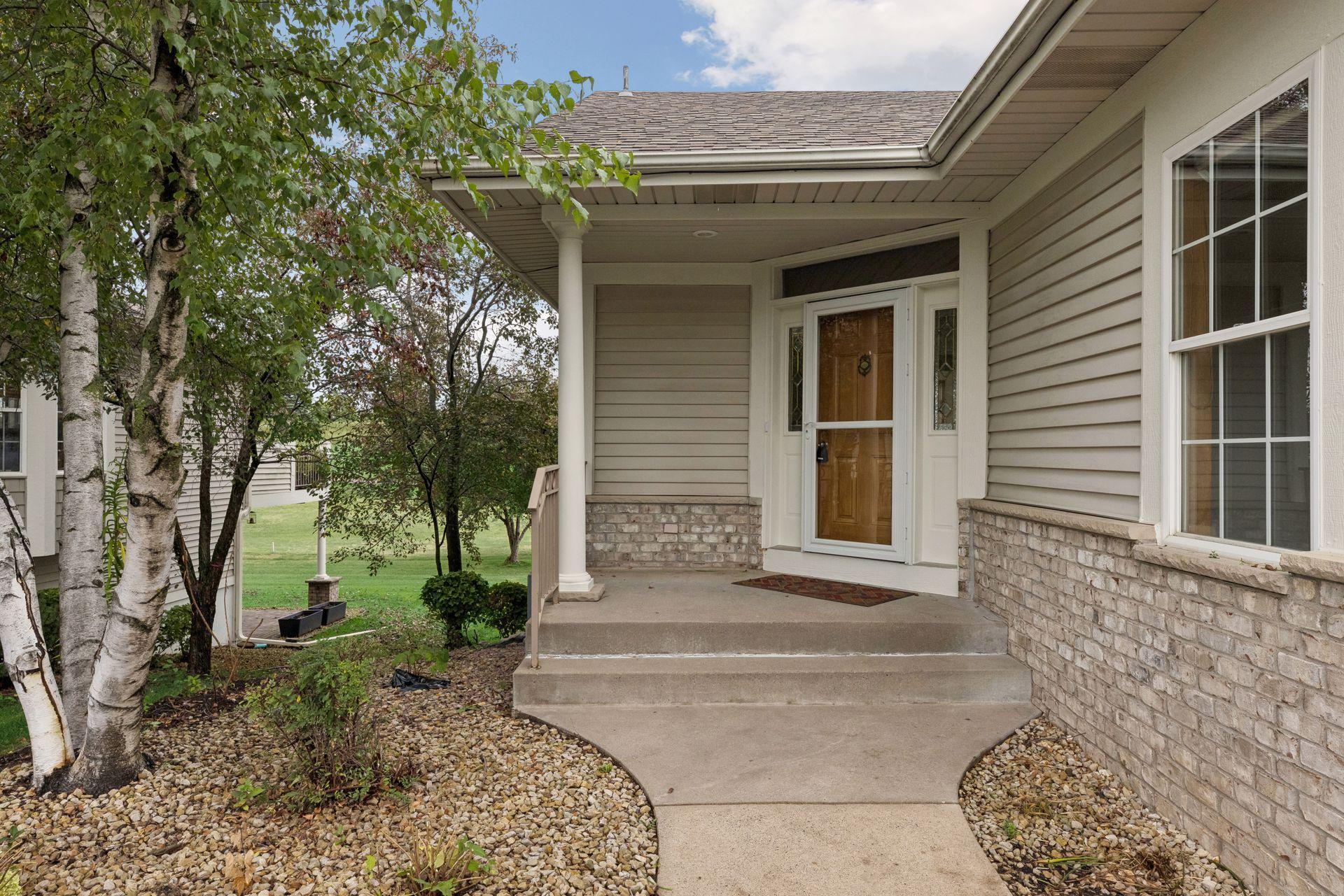 492 Holly Lane N Property Photo 1