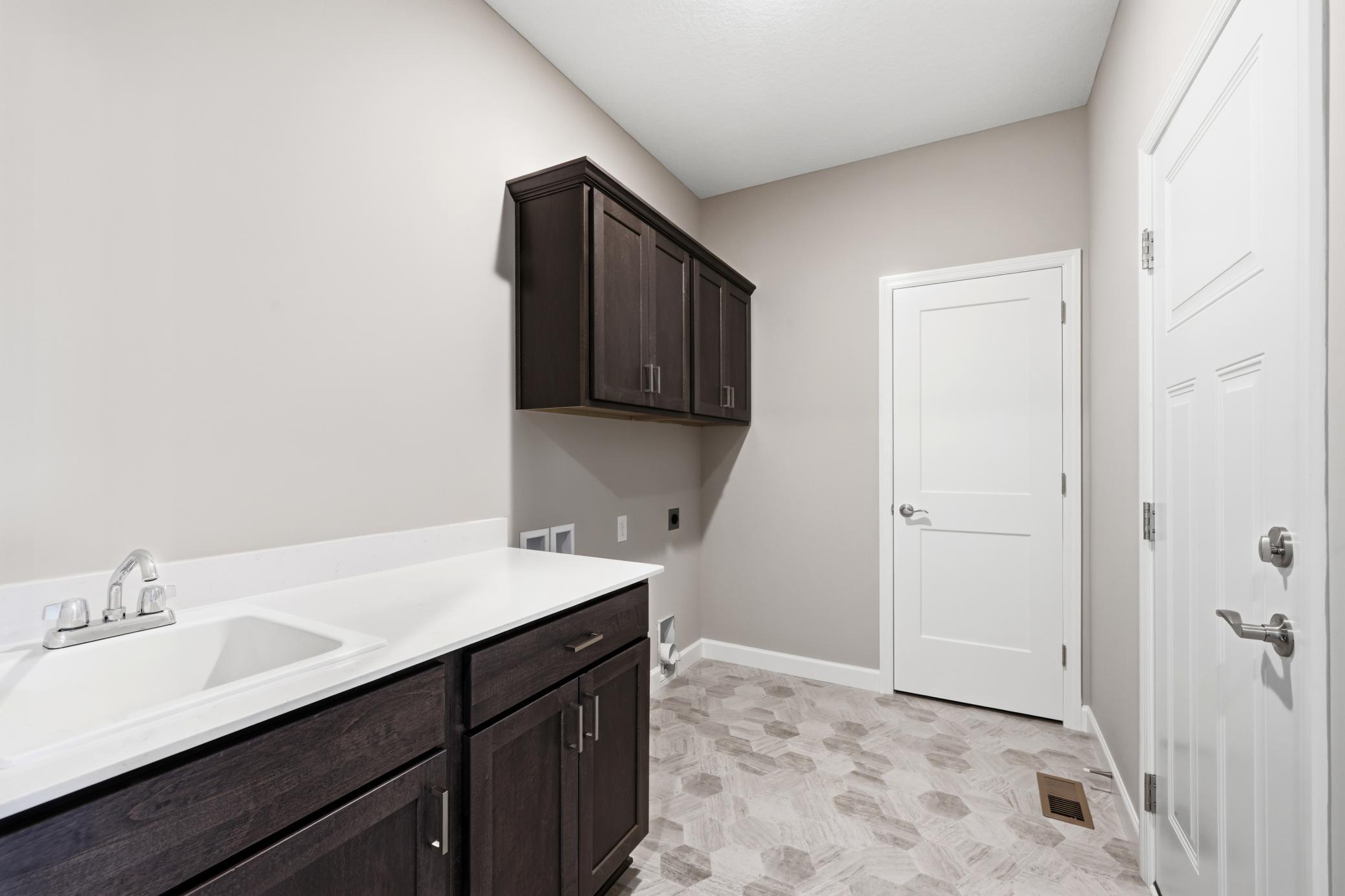 743 Goldenrod Court Property Photo 7