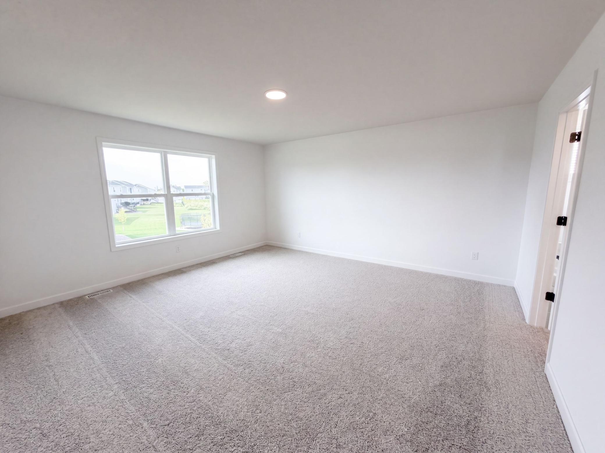 8321 Lander Avenue Ne Property Photo 6