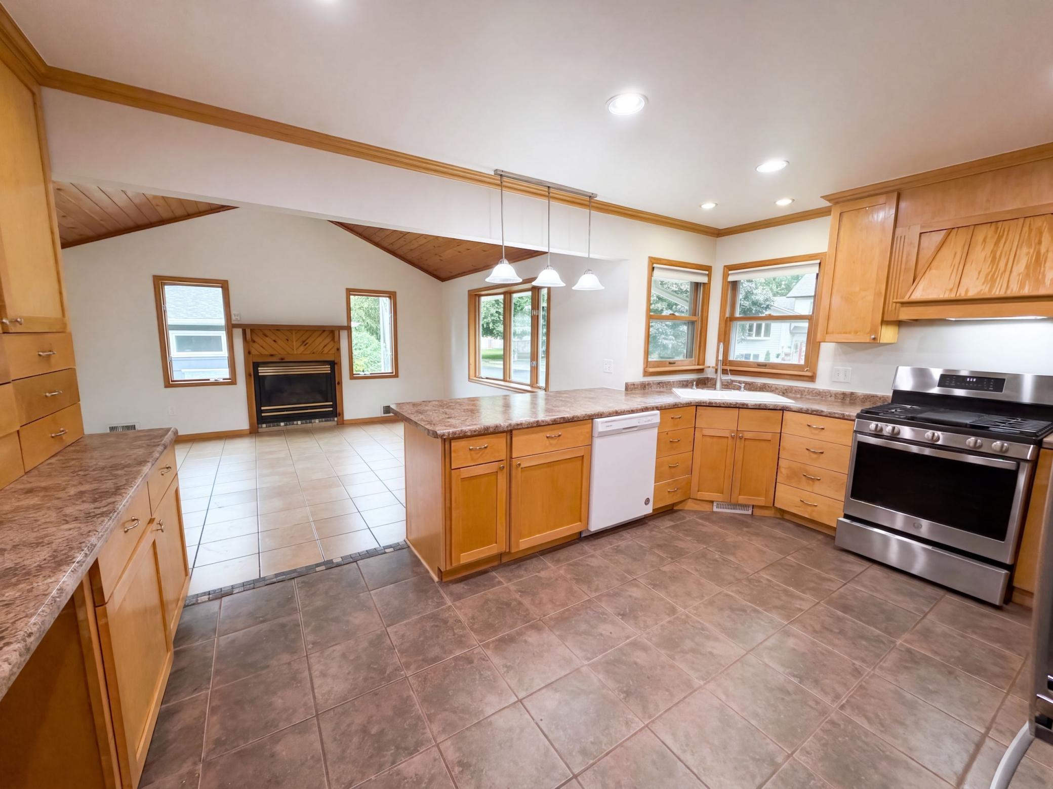6280 6th Street Ne Property Photo 2