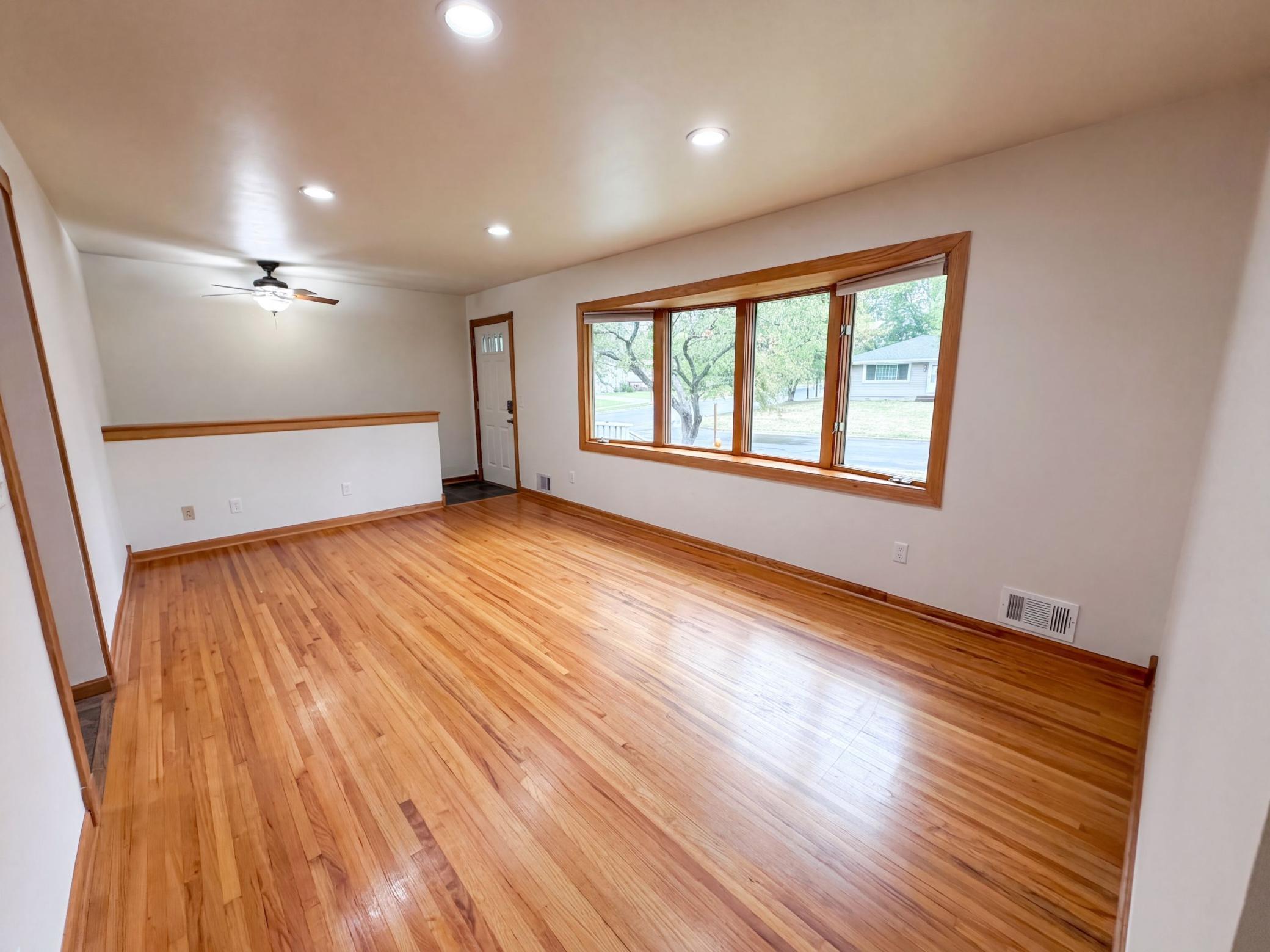 6280 6th Street Ne Property Photo 3