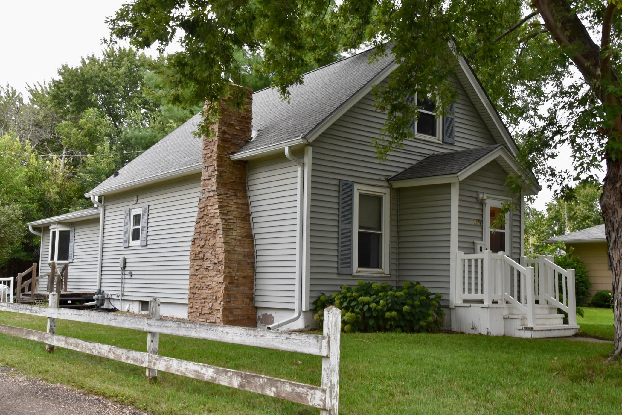 209 6th Avenue Property Photo 1