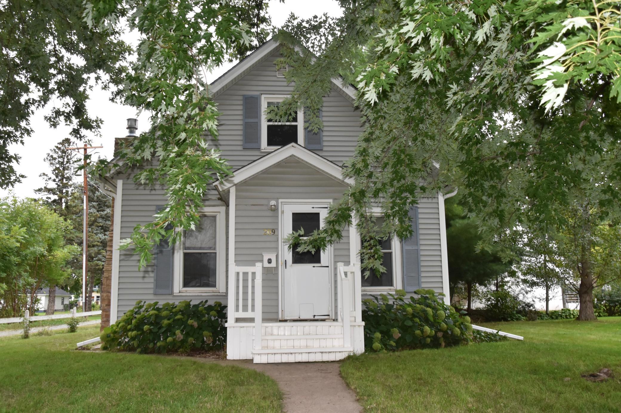 209 6th Avenue Property Photo 2